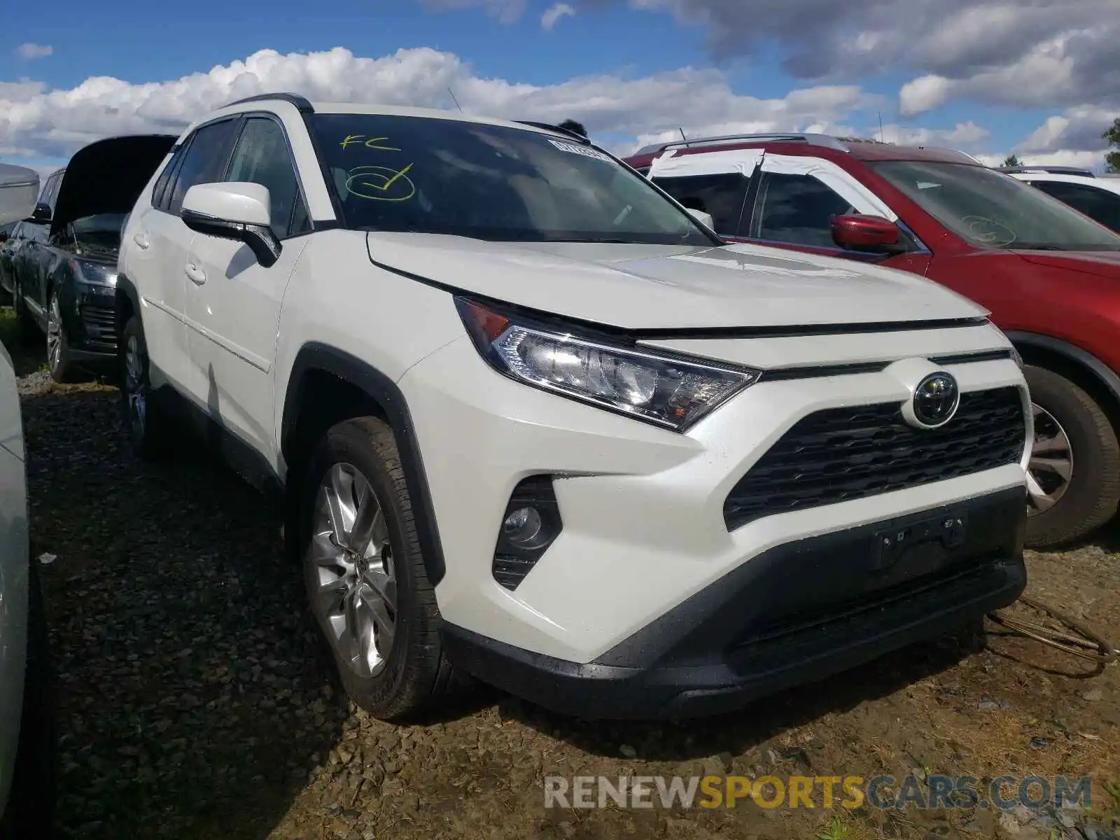 1 Photograph of a damaged car 2T3A1RFV9MW170674 TOYOTA RAV4 2021