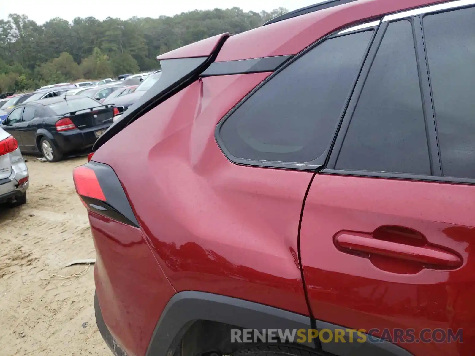 10 Photograph of a damaged car 2T3A1RFV9MW187314 TOYOTA RAV4 2021