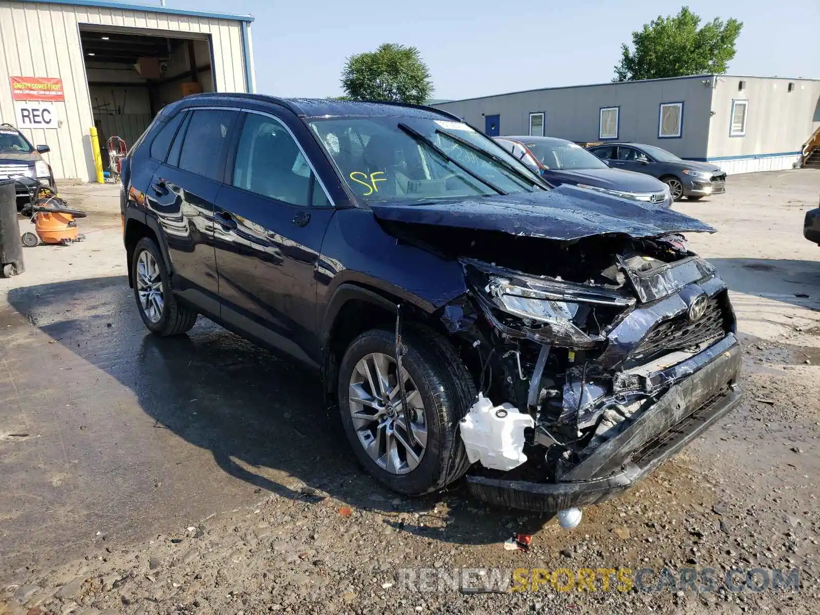 1 Photograph of a damaged car 2T3A1RFV9MW209411 TOYOTA RAV4 2021