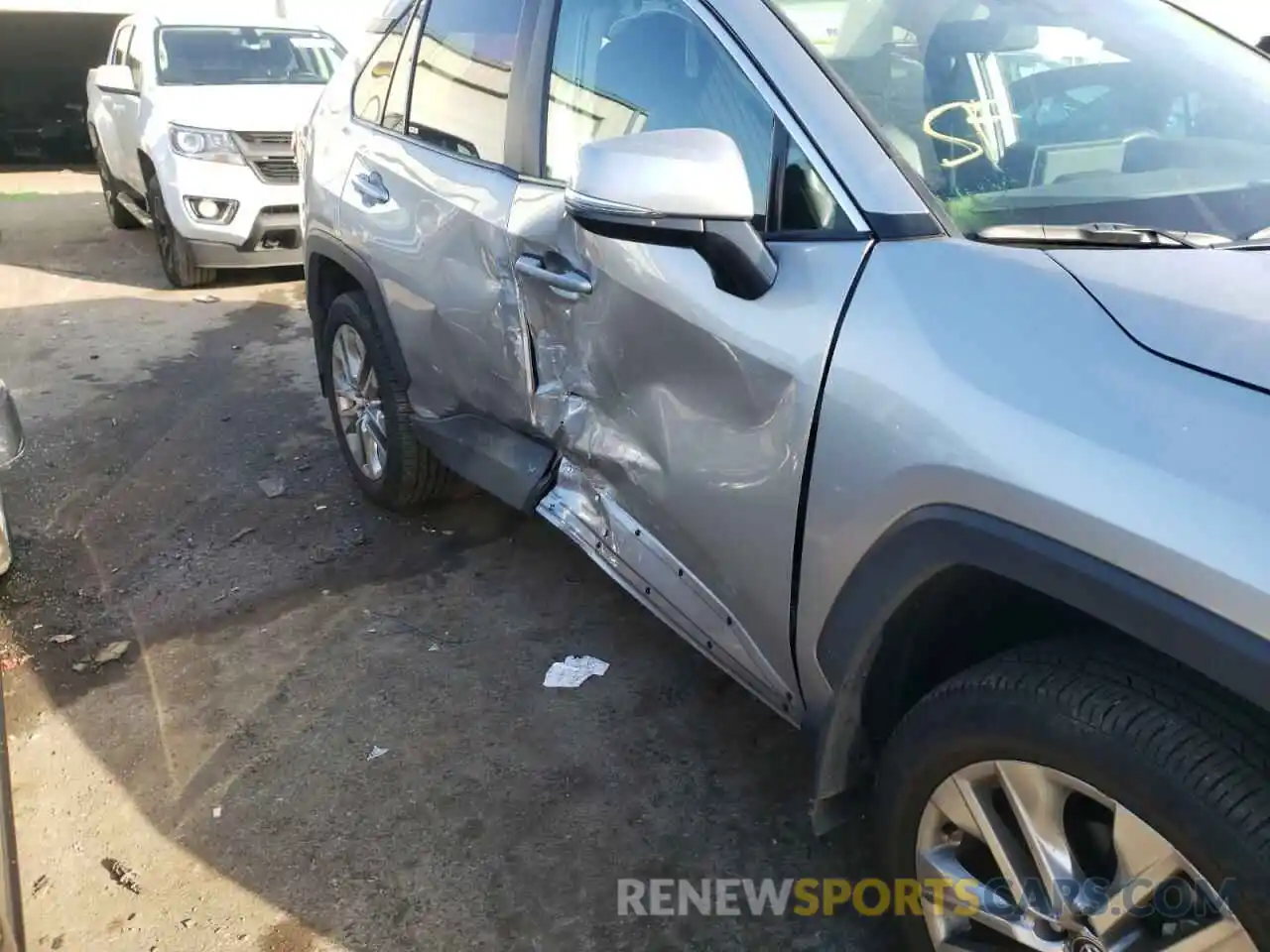 9 Photograph of a damaged car 2T3A1RFVXMC141444 TOYOTA RAV4 2021