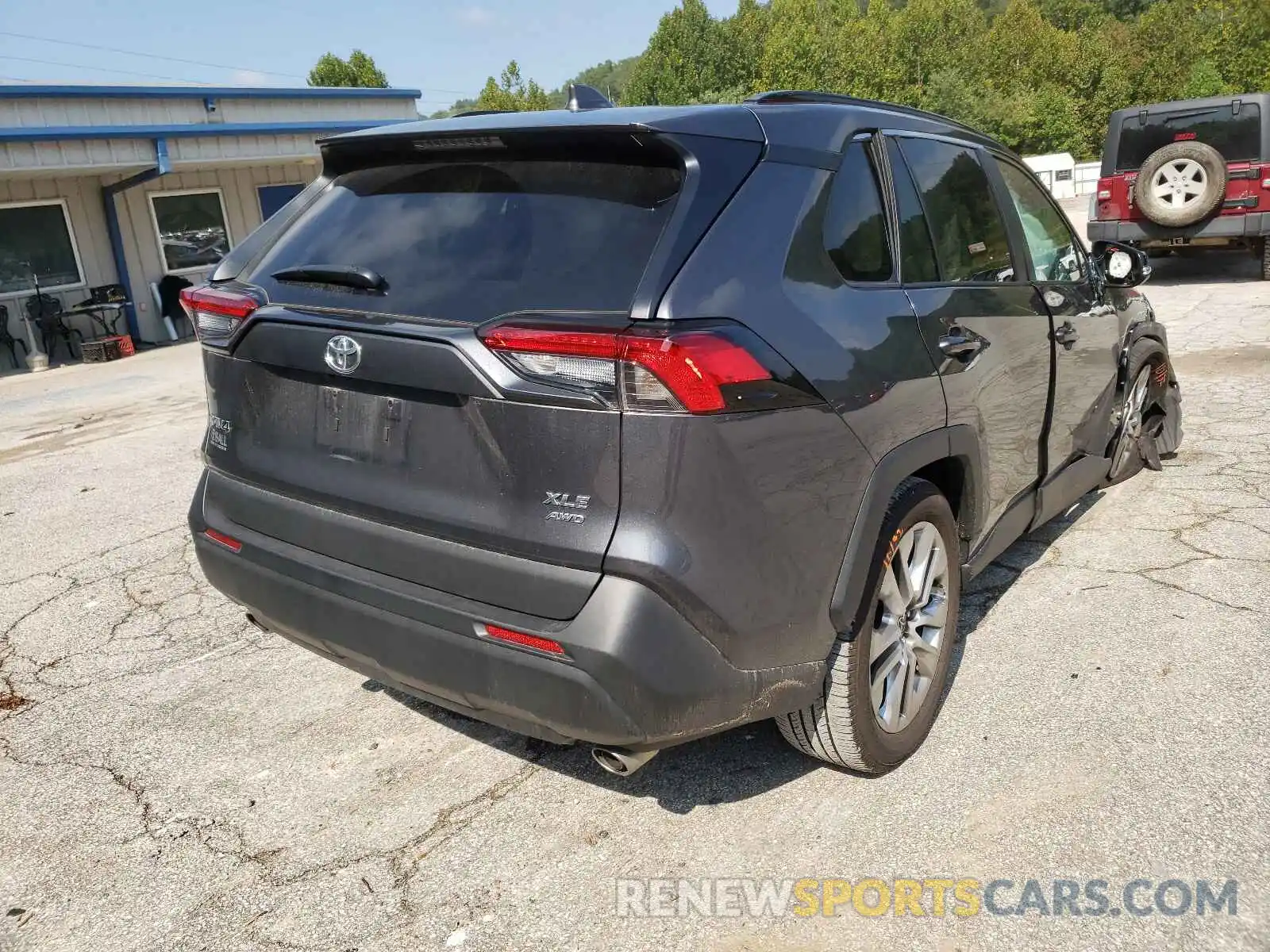 4 Photograph of a damaged car 2T3A1RFVXMC175495 TOYOTA RAV4 2021