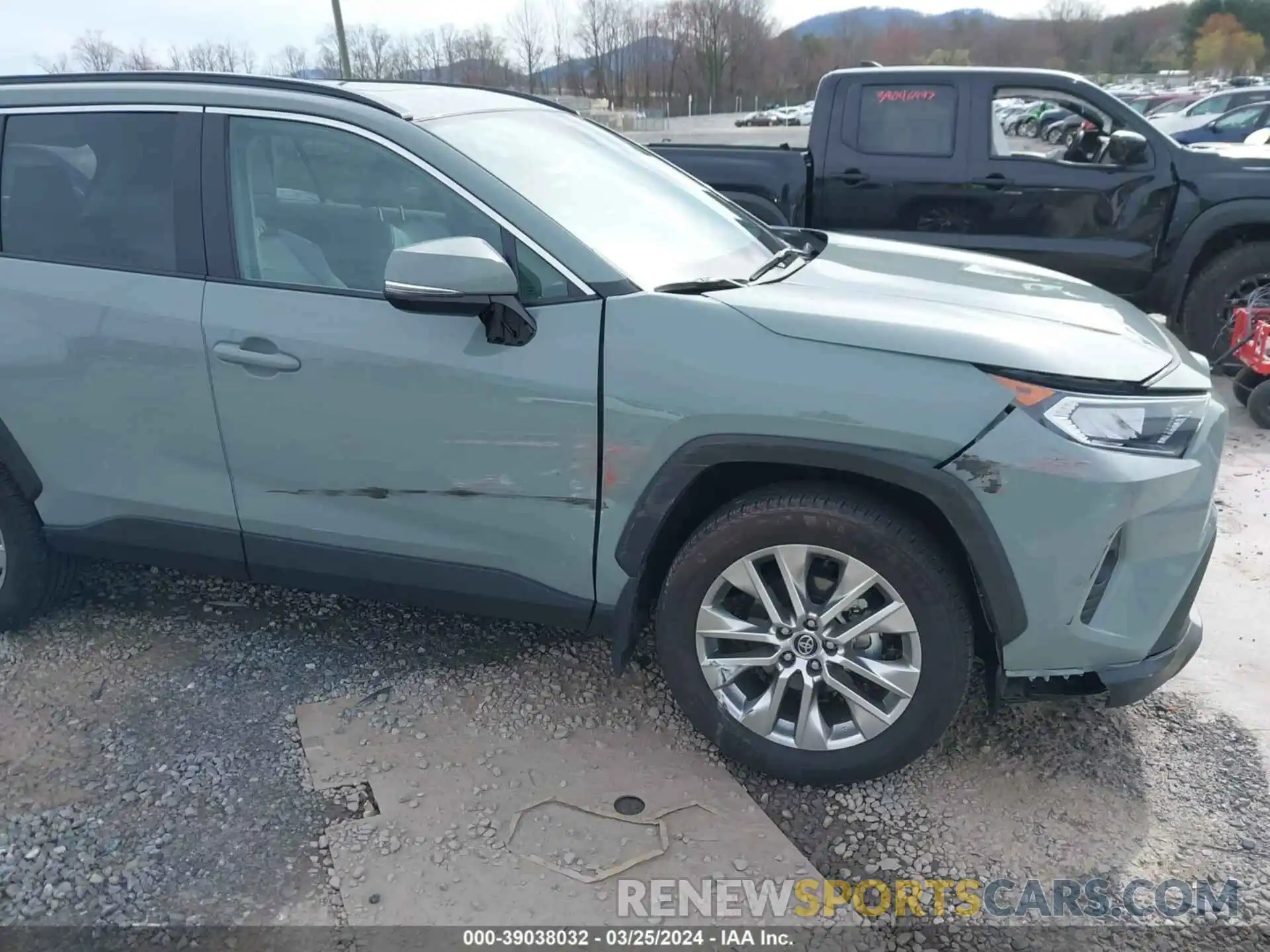 18 Photograph of a damaged car 2T3A1RFVXMW145380 TOYOTA RAV4 2021