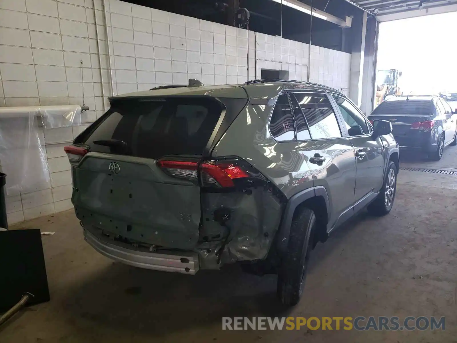 4 Photograph of a damaged car 2T3A1RFVXMW159067 TOYOTA RAV4 2021