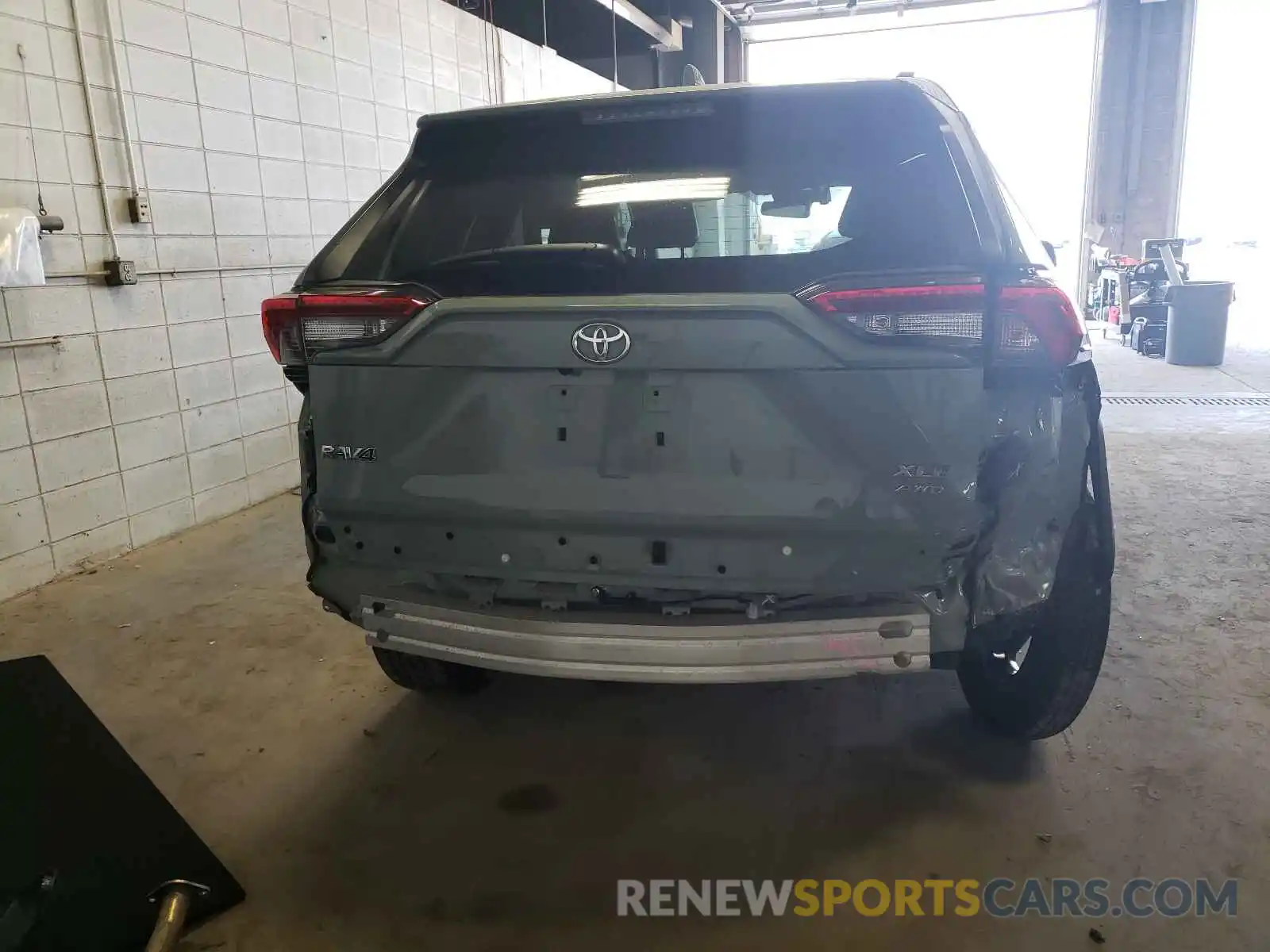 9 Photograph of a damaged car 2T3A1RFVXMW159067 TOYOTA RAV4 2021