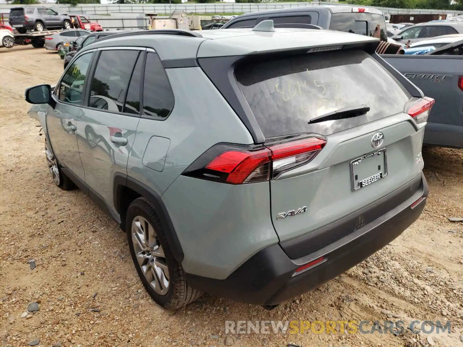 3 Photograph of a damaged car 2T3A1RFVXMW195762 TOYOTA RAV4 2021