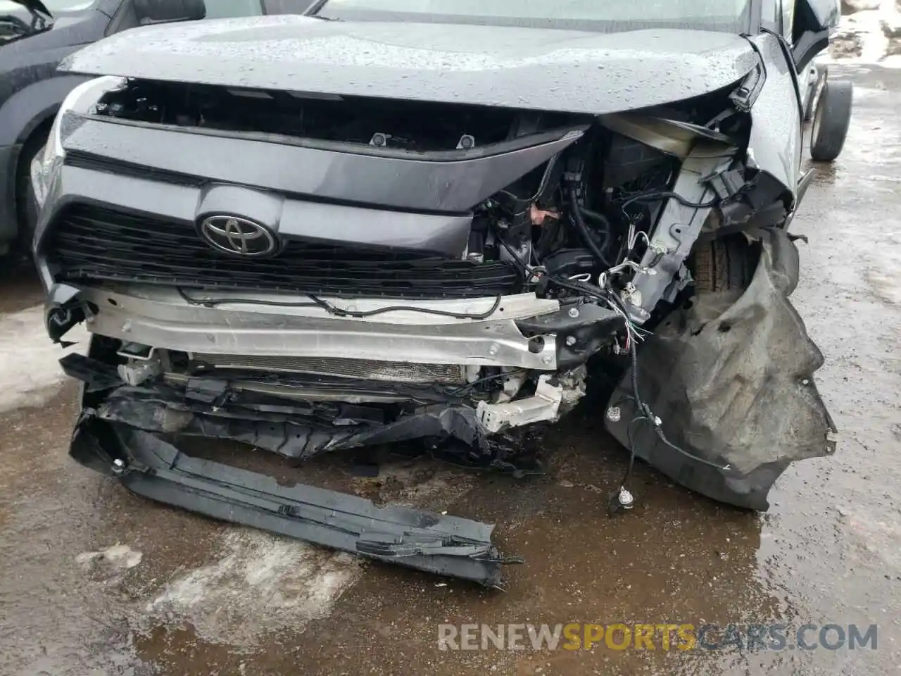 9 Photograph of a damaged car 2T3B1RFV3MW169640 TOYOTA RAV4 2021