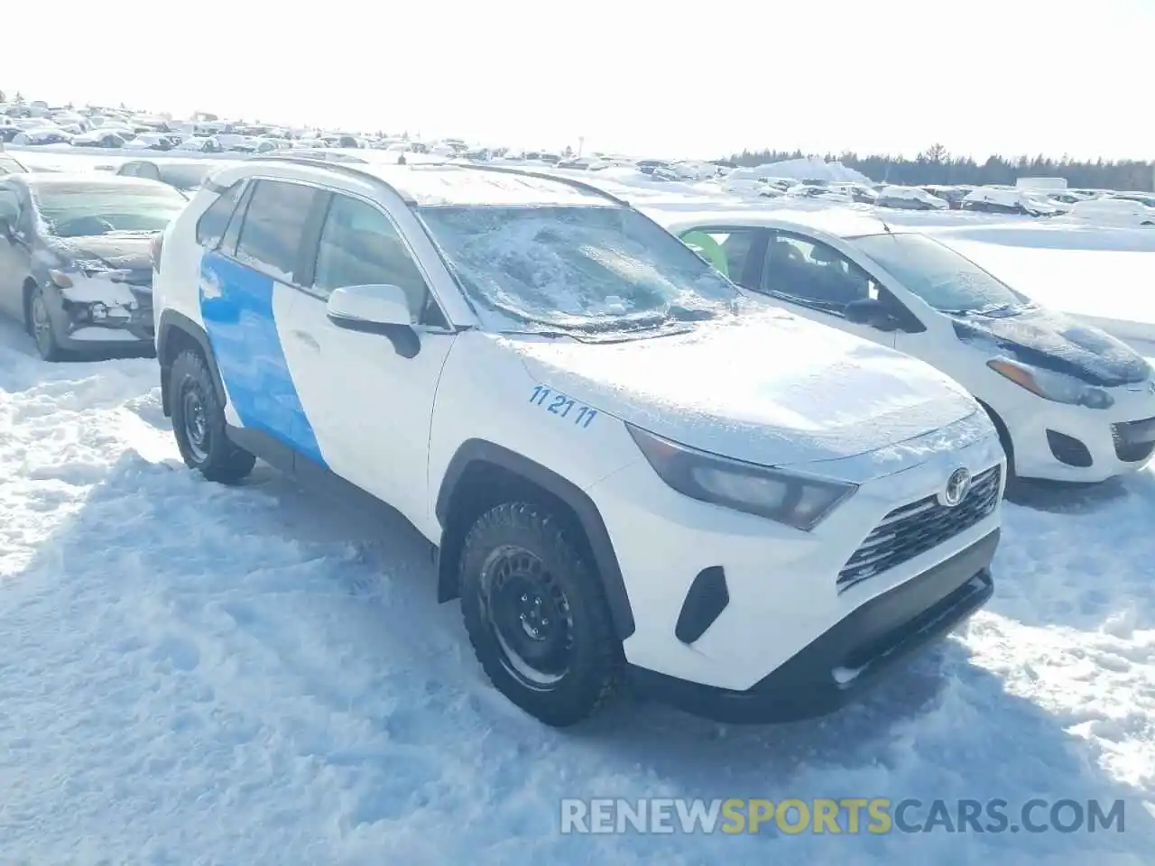 1 Photograph of a damaged car 2T3B1RFV5MC200999 TOYOTA RAV4 2021