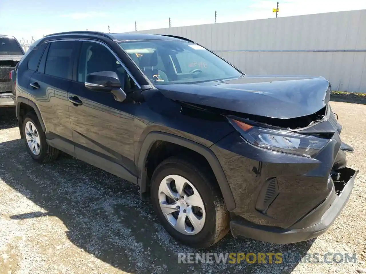 1 Photograph of a damaged car 2T3B1RFV5MW241535 TOYOTA RAV4 2021