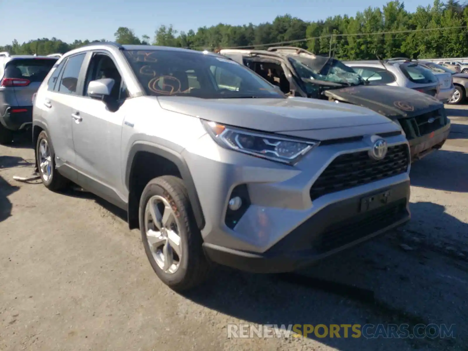 1 Photograph of a damaged car 2T3B6RFV0MW010902 TOYOTA RAV4 2021