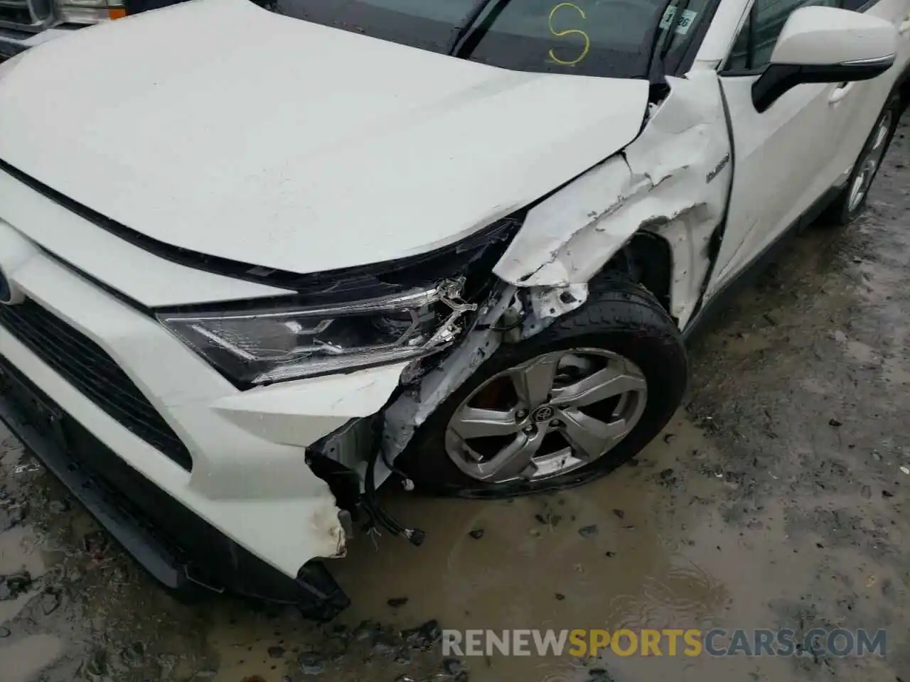 9 Photograph of a damaged car 2T3B6RFV0MW013539 TOYOTA RAV4 2021