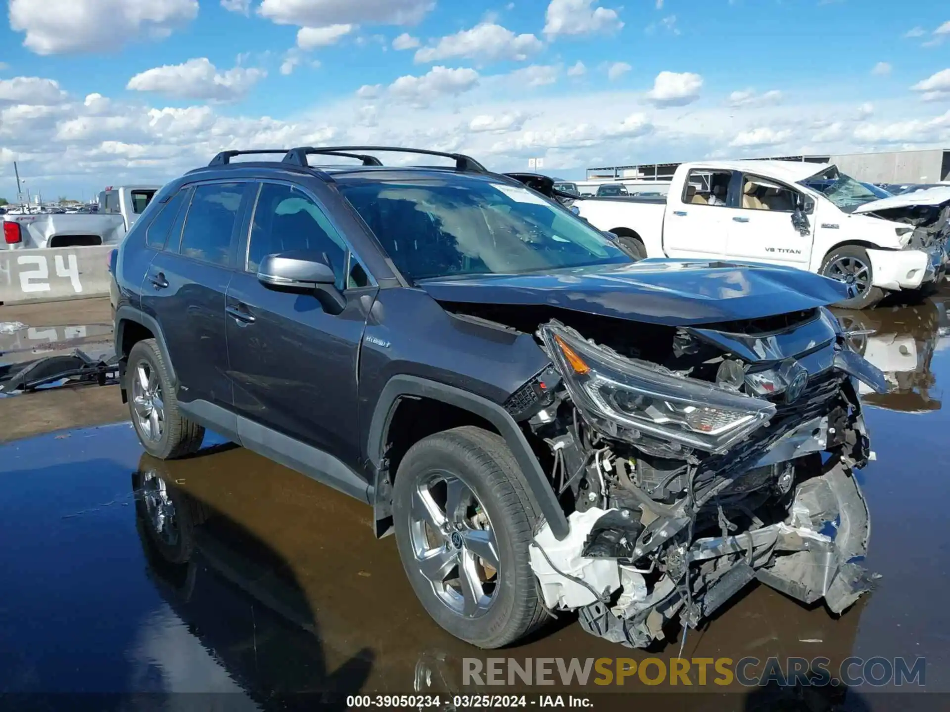 1 Photograph of a damaged car 2T3B6RFV0MW018269 TOYOTA RAV4 2021