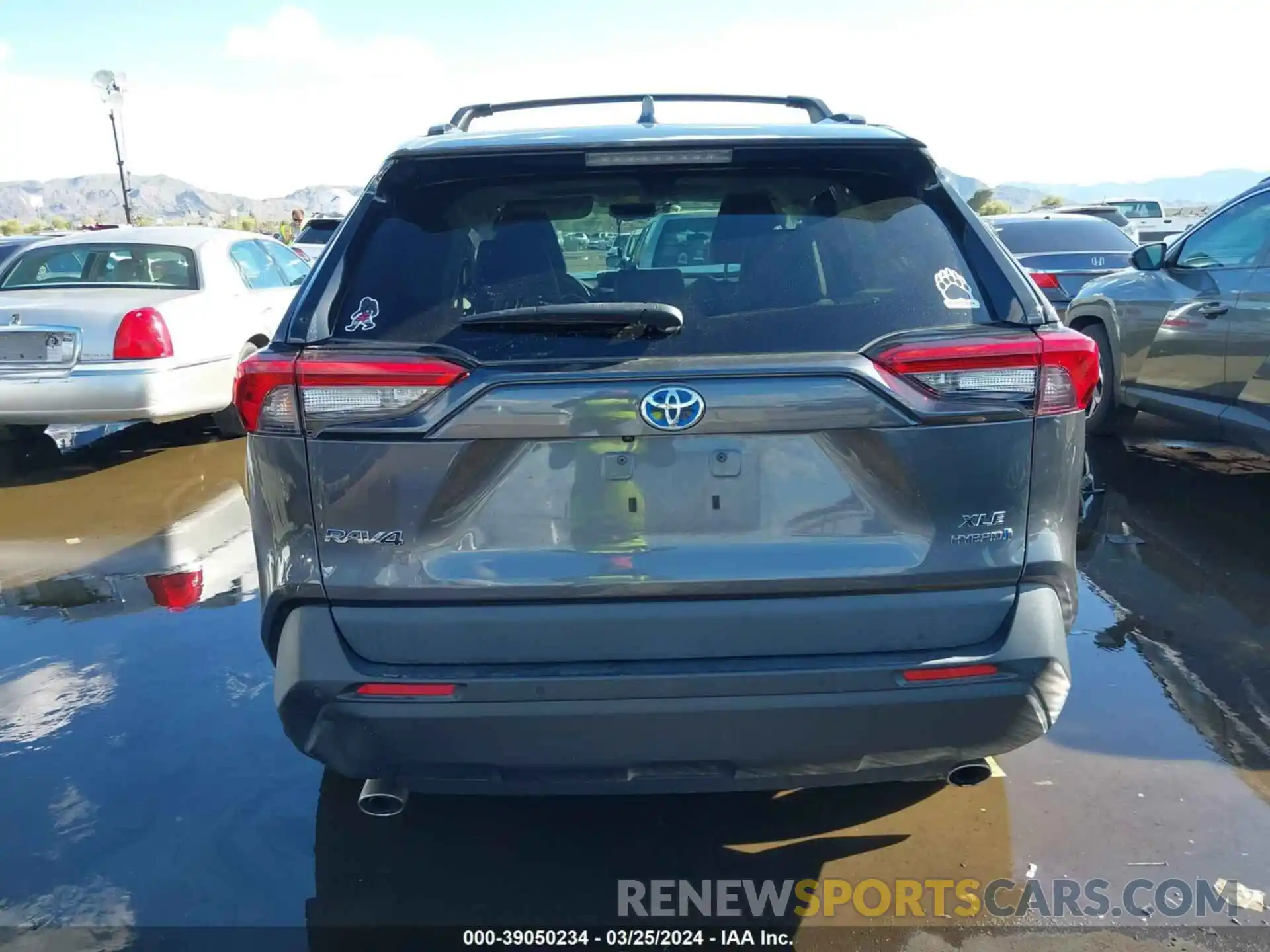 16 Photograph of a damaged car 2T3B6RFV0MW018269 TOYOTA RAV4 2021