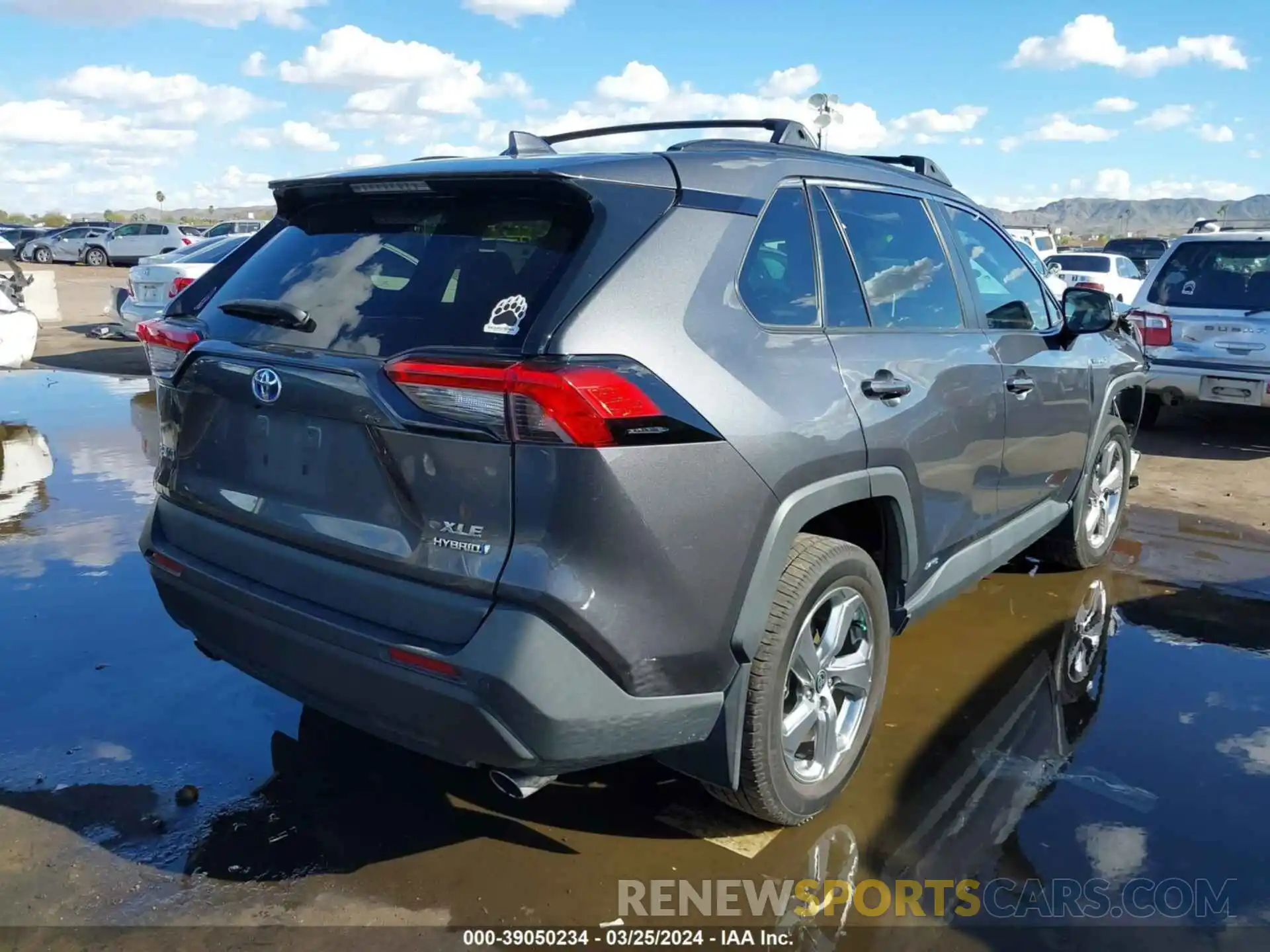 4 Photograph of a damaged car 2T3B6RFV0MW018269 TOYOTA RAV4 2021