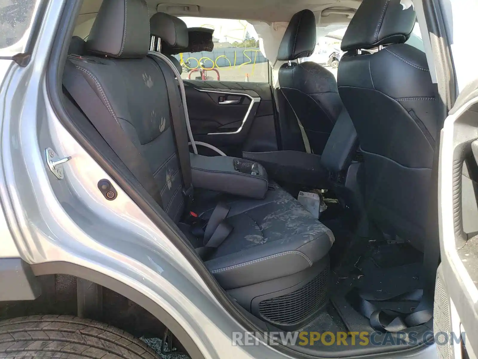 6 Photograph of a damaged car 2T3B6RFV1MW022394 TOYOTA RAV4 2021