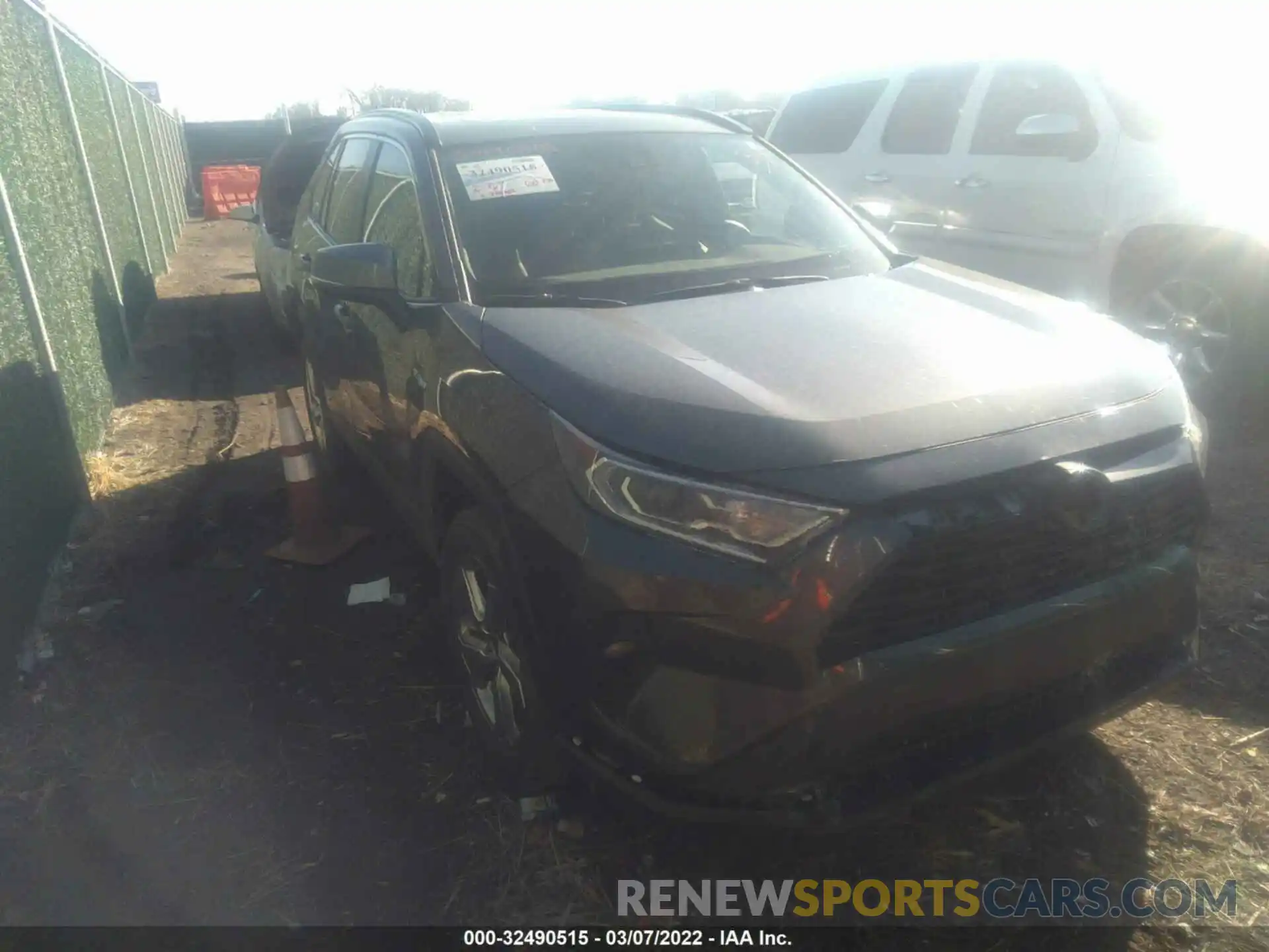 1 Photograph of a damaged car 2T3B6RFV2MW023375 TOYOTA RAV4 2021