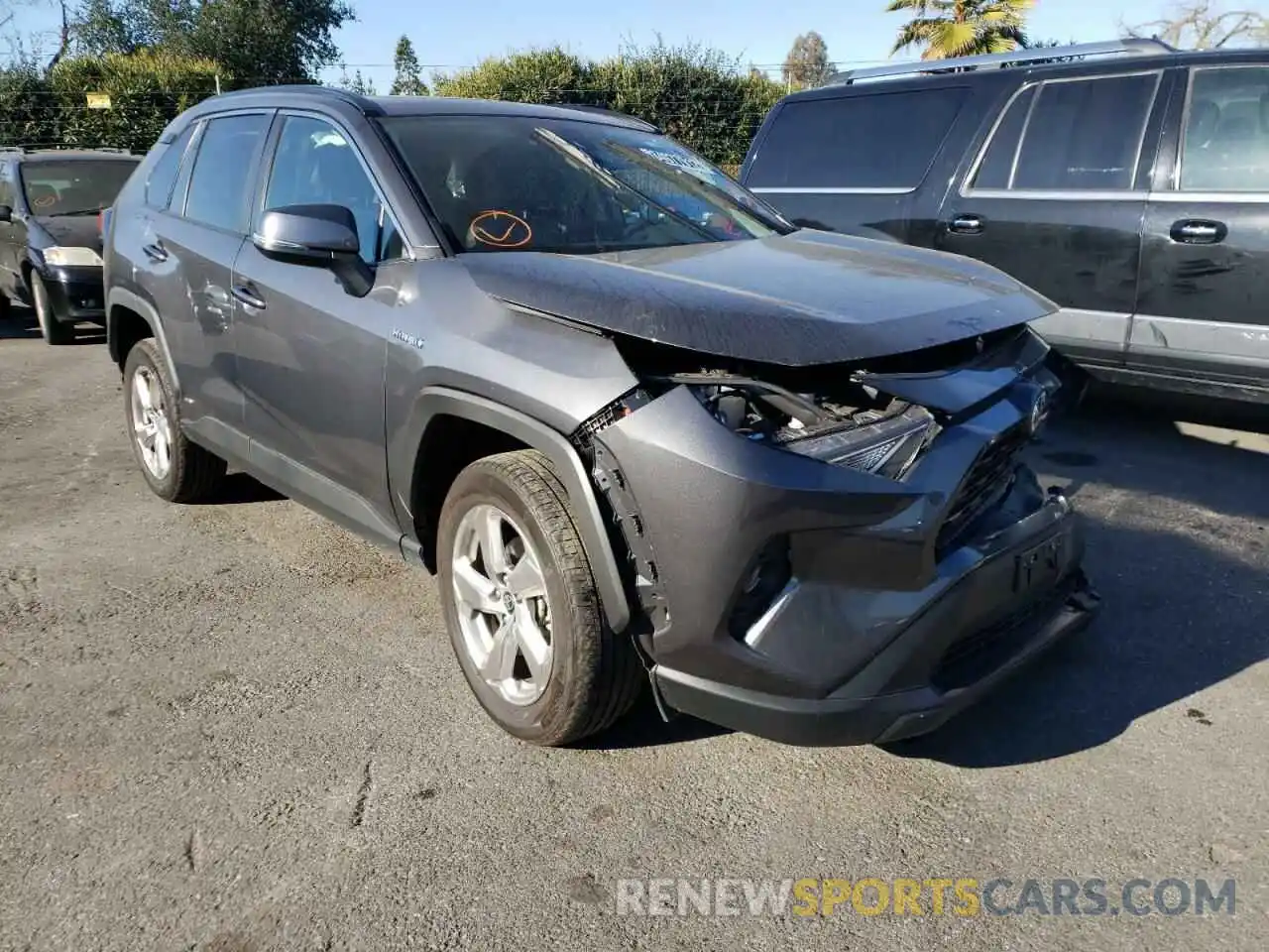 1 Photograph of a damaged car 2T3B6RFV3MW023370 TOYOTA RAV4 2021