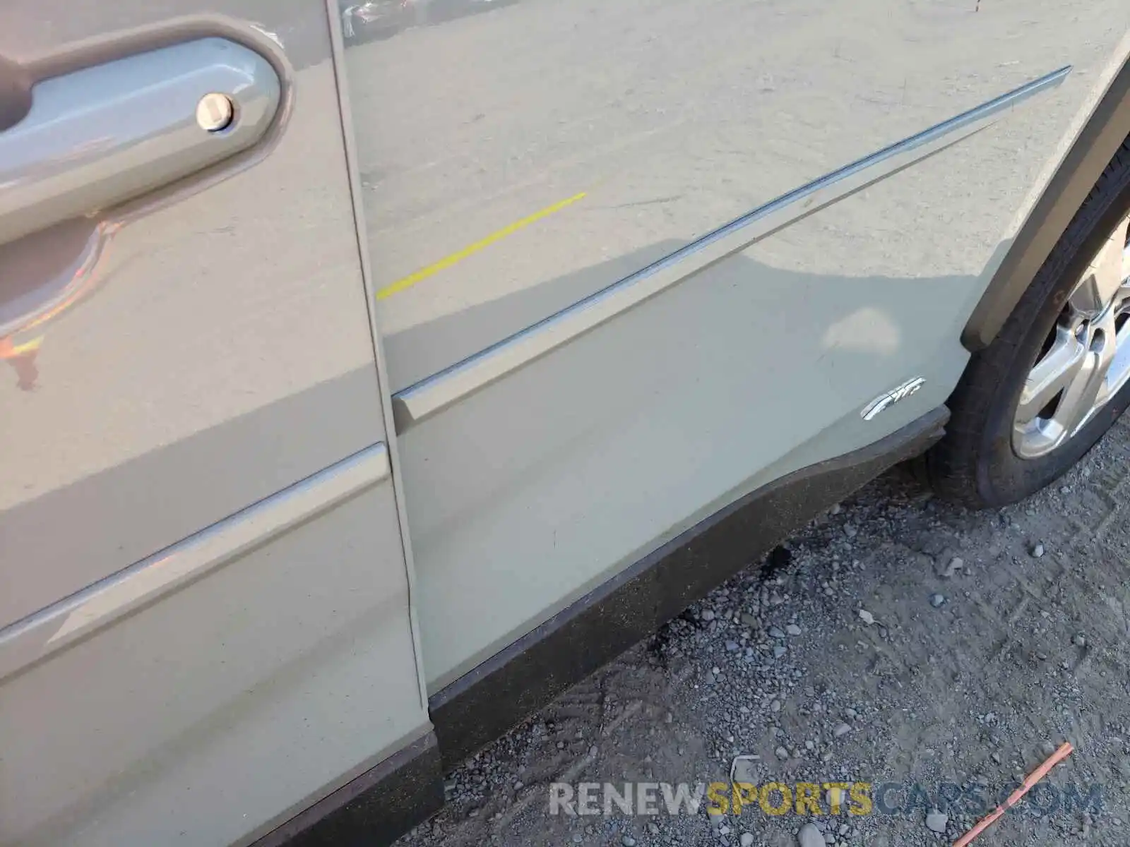 9 Photograph of a damaged car 2T3B6RFV3MW023546 TOYOTA RAV4 2021