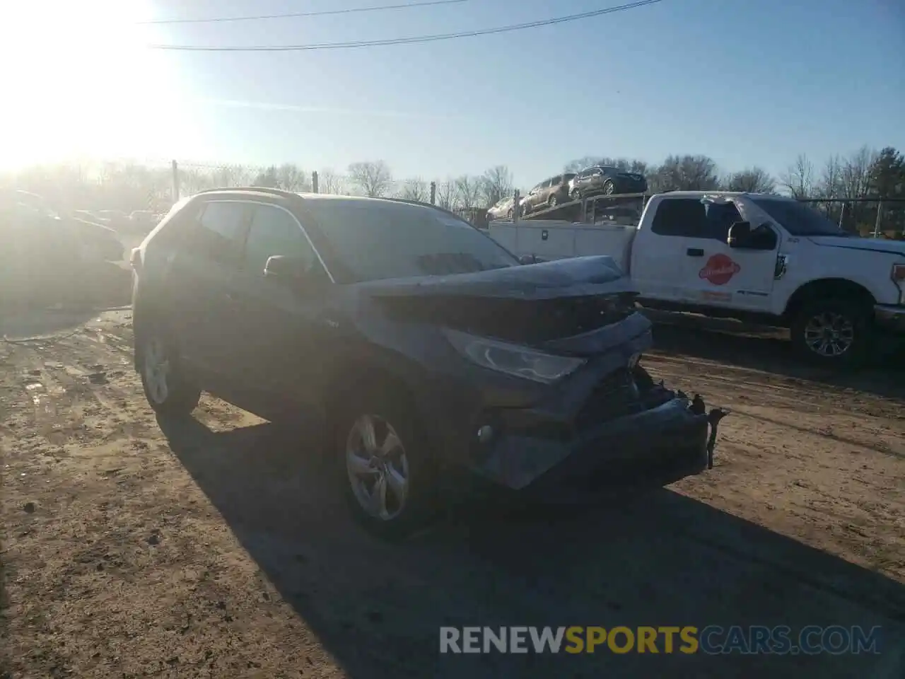 1 Photograph of a damaged car 2T3B6RFV6MW018972 TOYOTA RAV4 2021