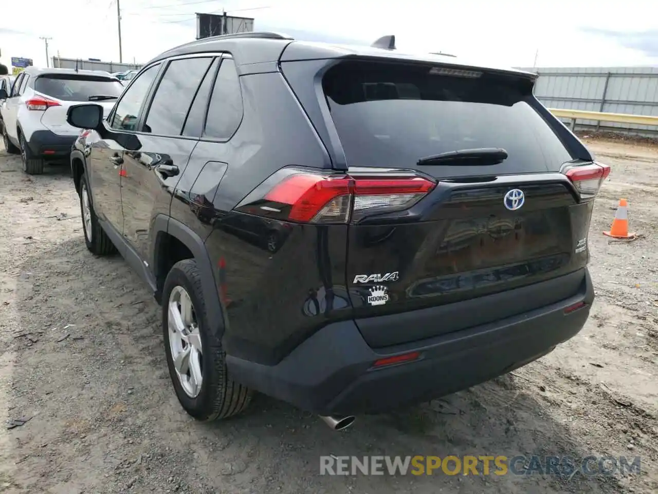 3 Photograph of a damaged car 2T3B6RFV6MW020334 TOYOTA RAV4 2021