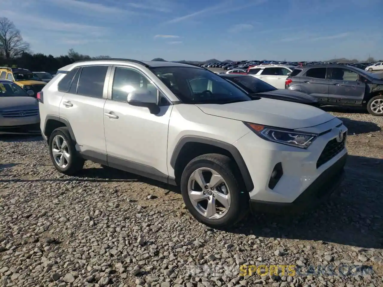 4 Photograph of a damaged car 2T3B6RFV6MW023718 TOYOTA RAV4 2021