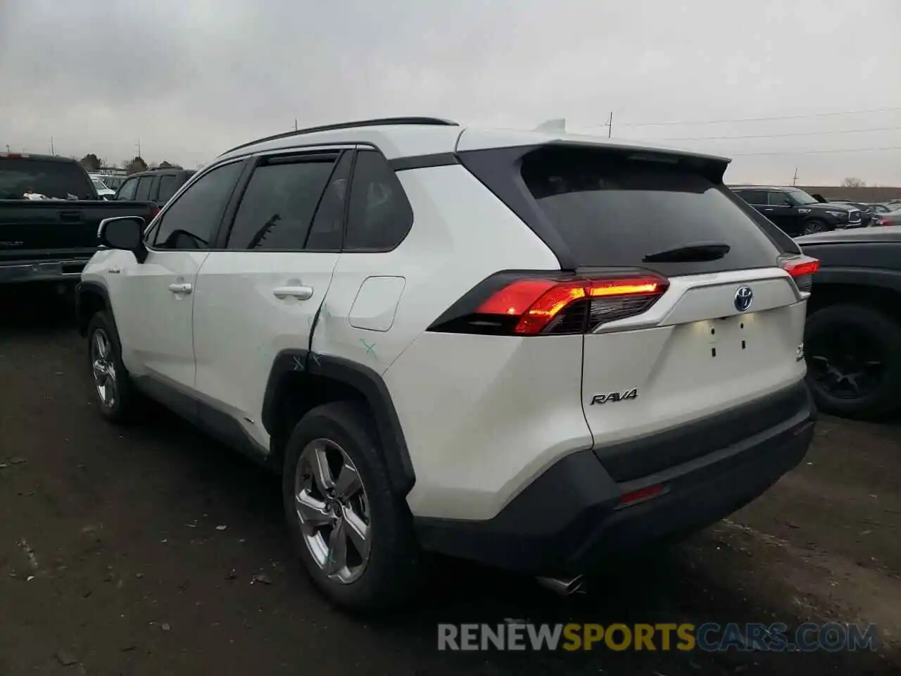 3 Photograph of a damaged car 2T3B6RFV7MW026174 TOYOTA RAV4 2021