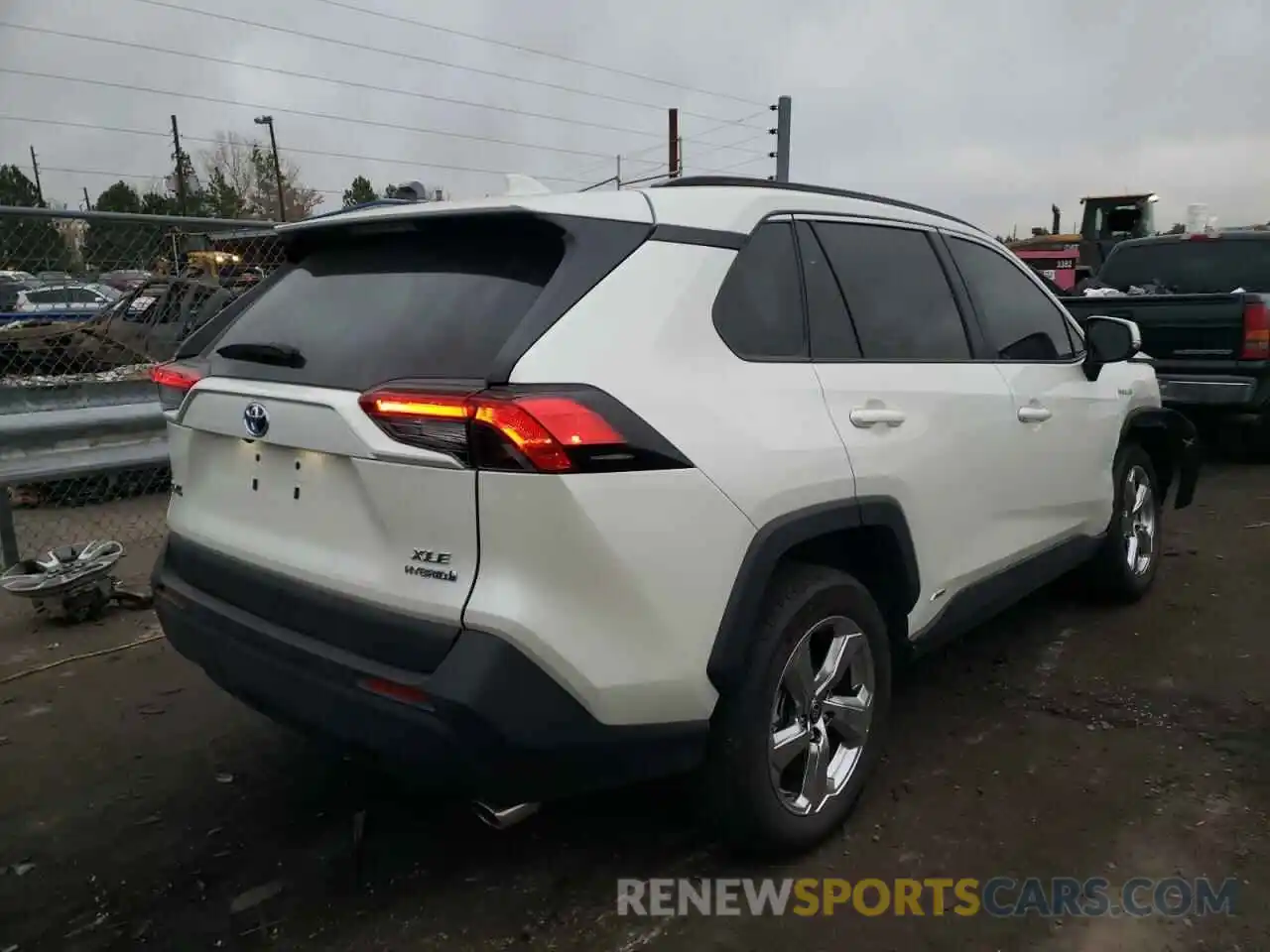 4 Photograph of a damaged car 2T3B6RFV7MW026174 TOYOTA RAV4 2021