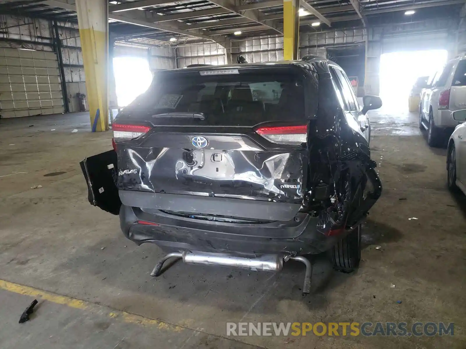 9 Photograph of a damaged car 2T3B6RFV9MW012762 TOYOTA RAV4 2021