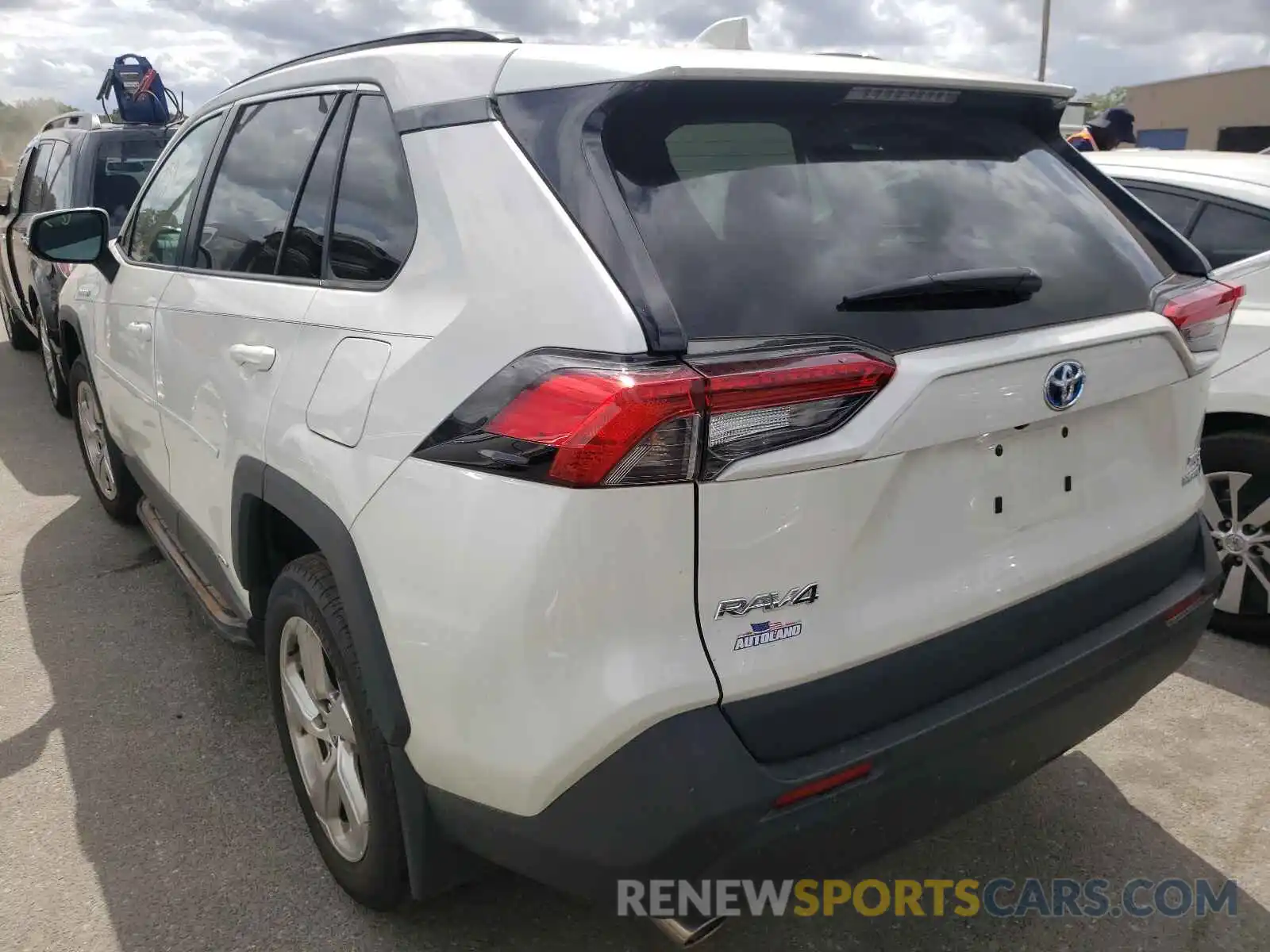 3 Photograph of a damaged car 2T3B6RFV9MW014284 TOYOTA RAV4 2021