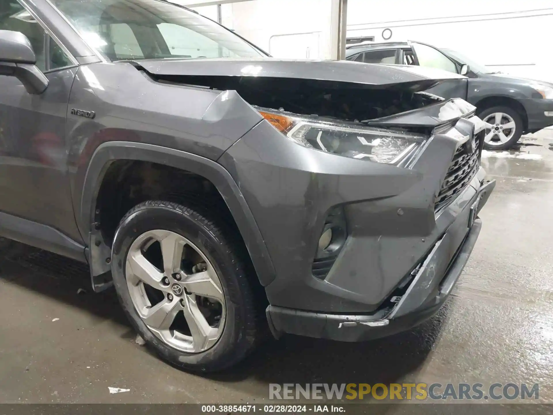 18 Photograph of a damaged car 2T3B6RFV9MW021316 TOYOTA RAV4 2021