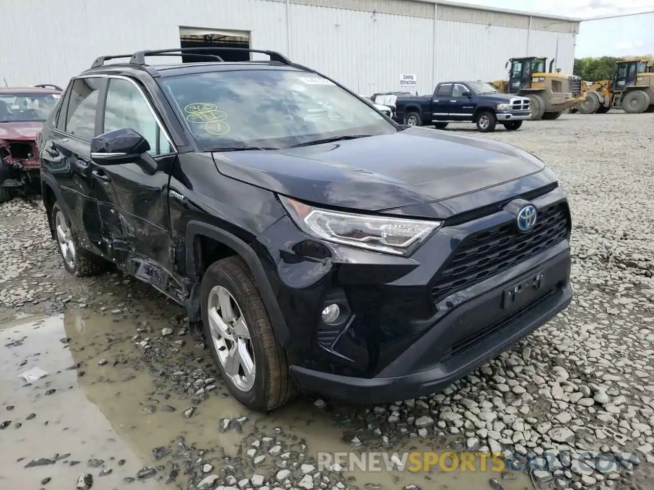 1 Photograph of a damaged car 2T3B6RFVXMW018389 TOYOTA RAV4 2021