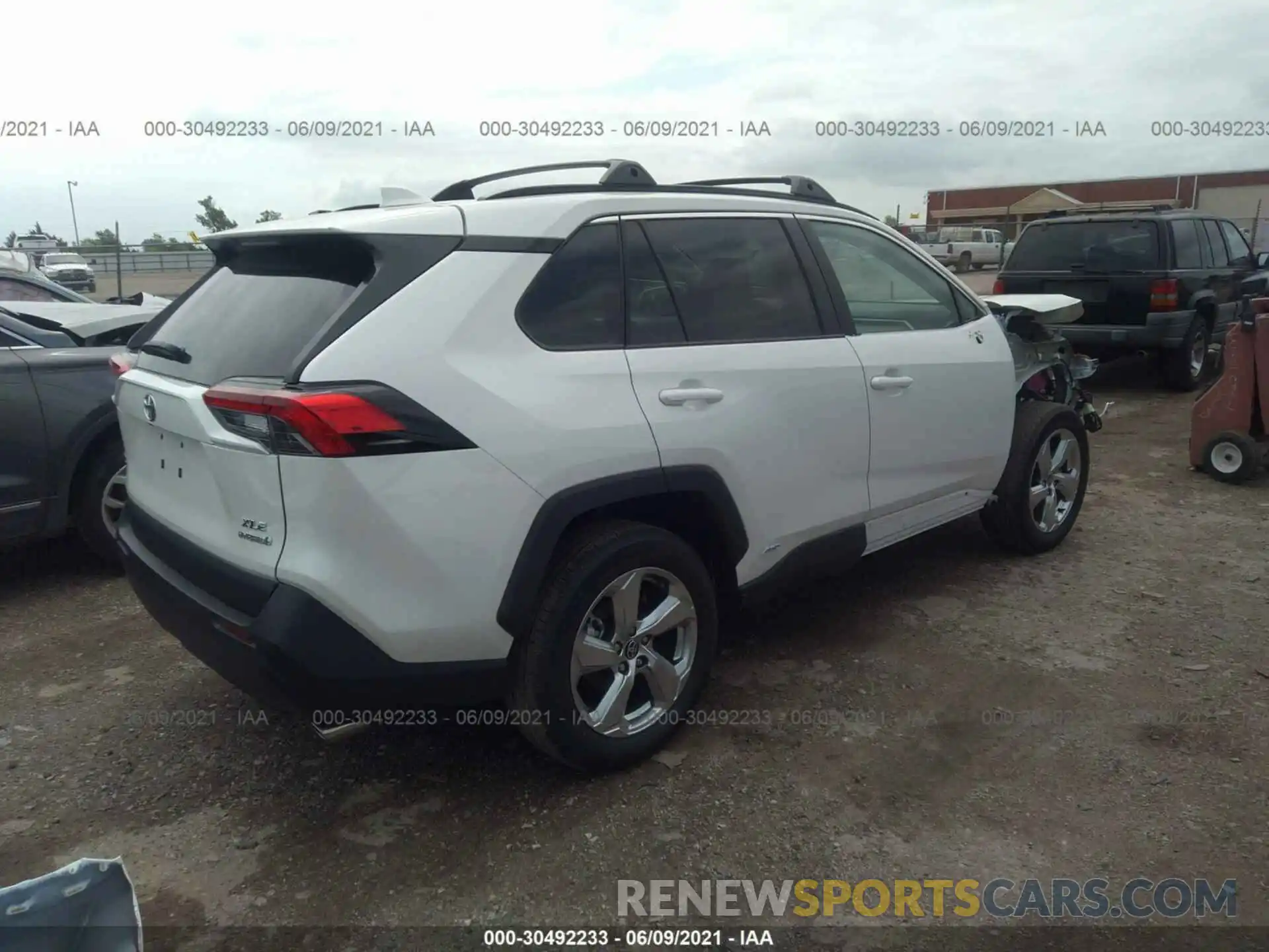 4 Photograph of a damaged car 2T3B6RFVXMW018683 TOYOTA RAV4 2021