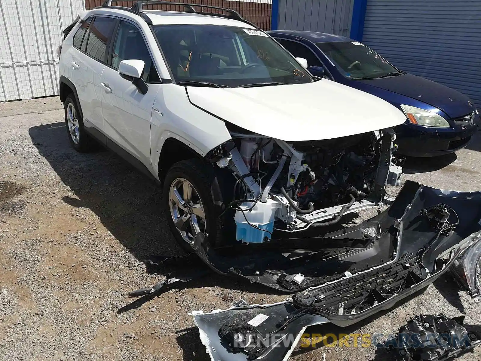 1 Photograph of a damaged car 2T3B6RFVXMW019560 TOYOTA RAV4 2021