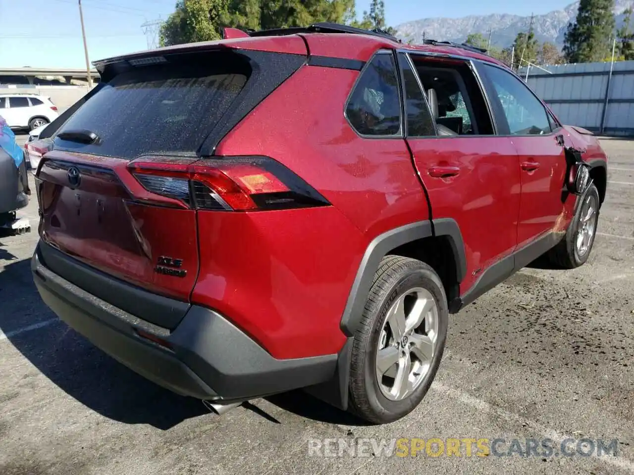 4 Photograph of a damaged car 2T3B6RFVXMW027674 TOYOTA RAV4 2021