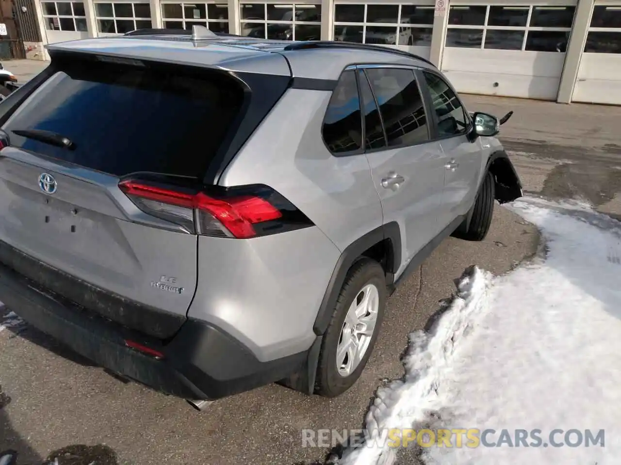 4 Photograph of a damaged car 2T3BWRFV9MW105359 TOYOTA RAV4 2021