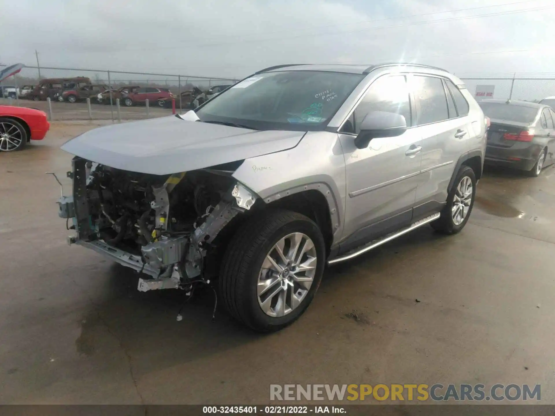 2 Photograph of a damaged car 2T3C1RFV0MC086141 TOYOTA RAV4 2021