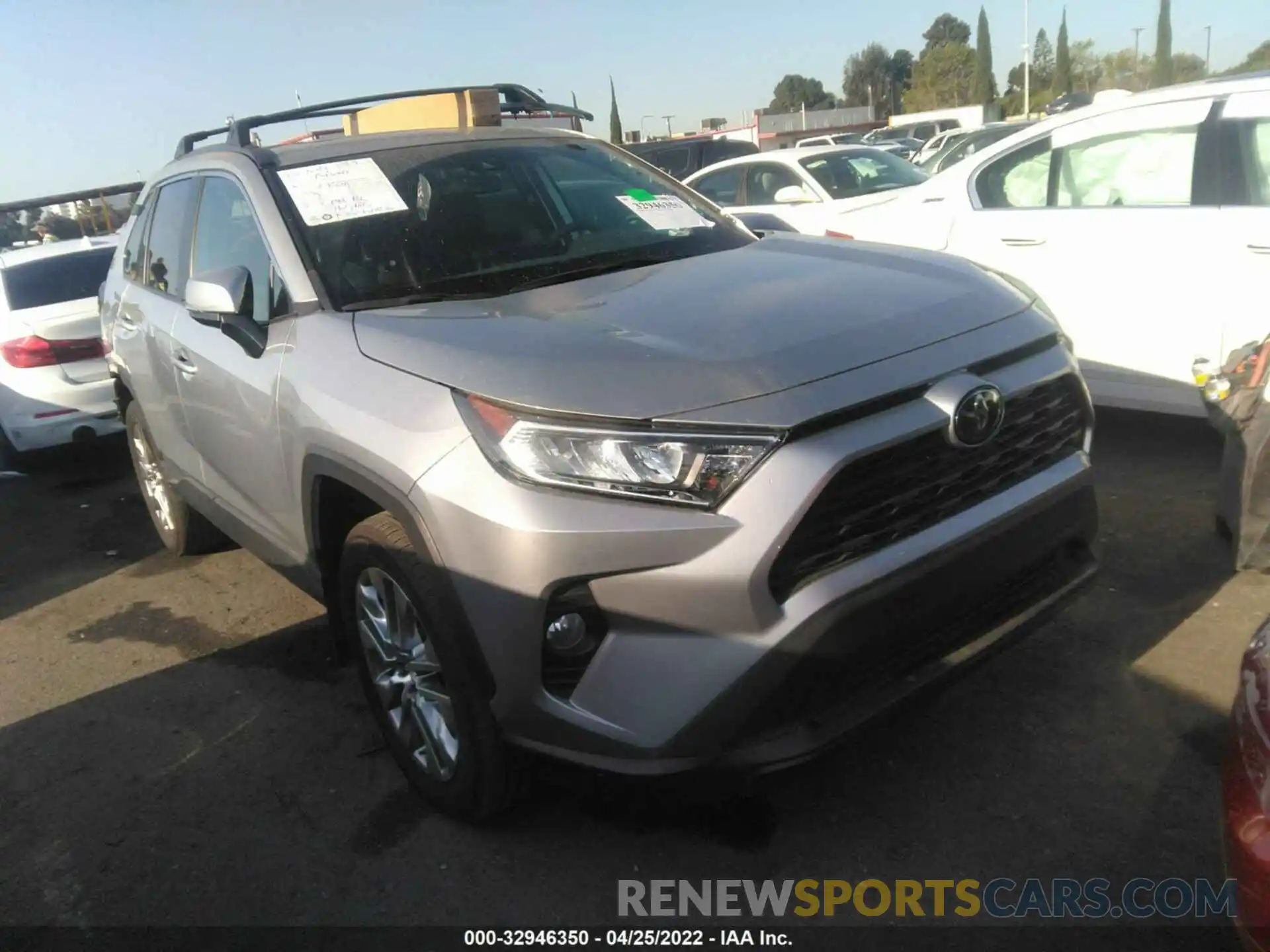 1 Photograph of a damaged car 2T3C1RFV0MC097057 TOYOTA RAV4 2021