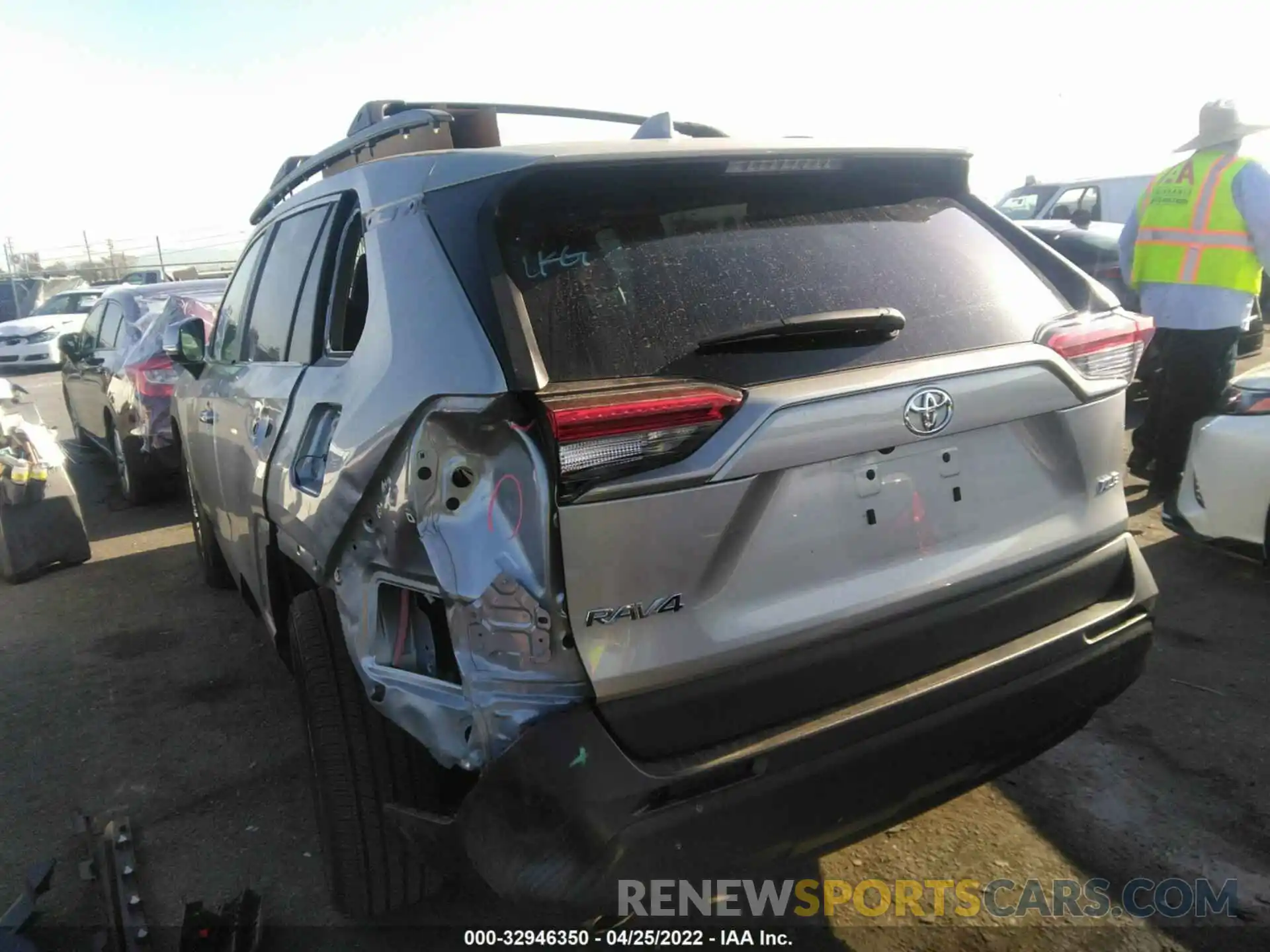 3 Photograph of a damaged car 2T3C1RFV0MC097057 TOYOTA RAV4 2021