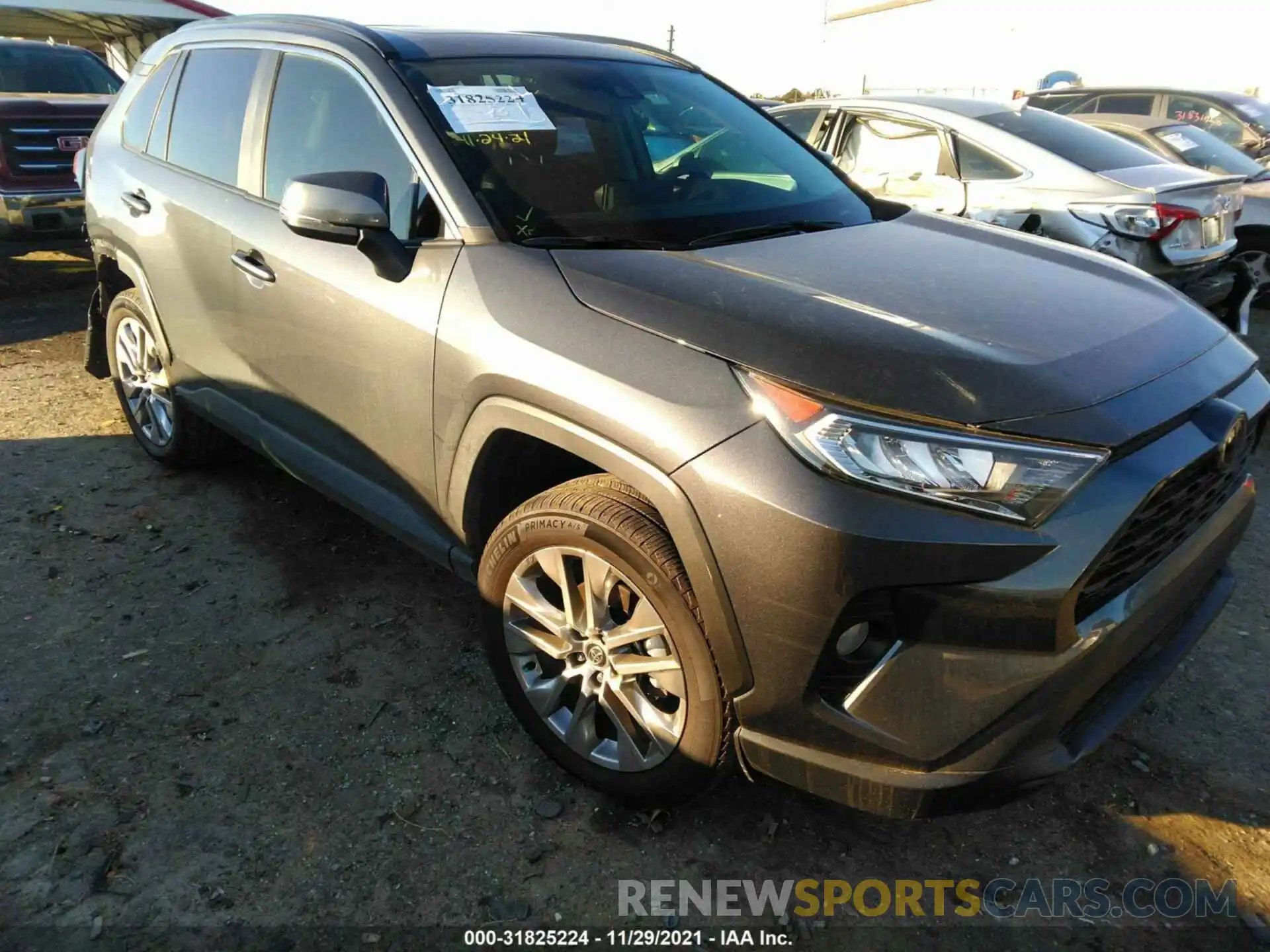 1 Photograph of a damaged car 2T3C1RFV0MC097379 TOYOTA RAV4 2021