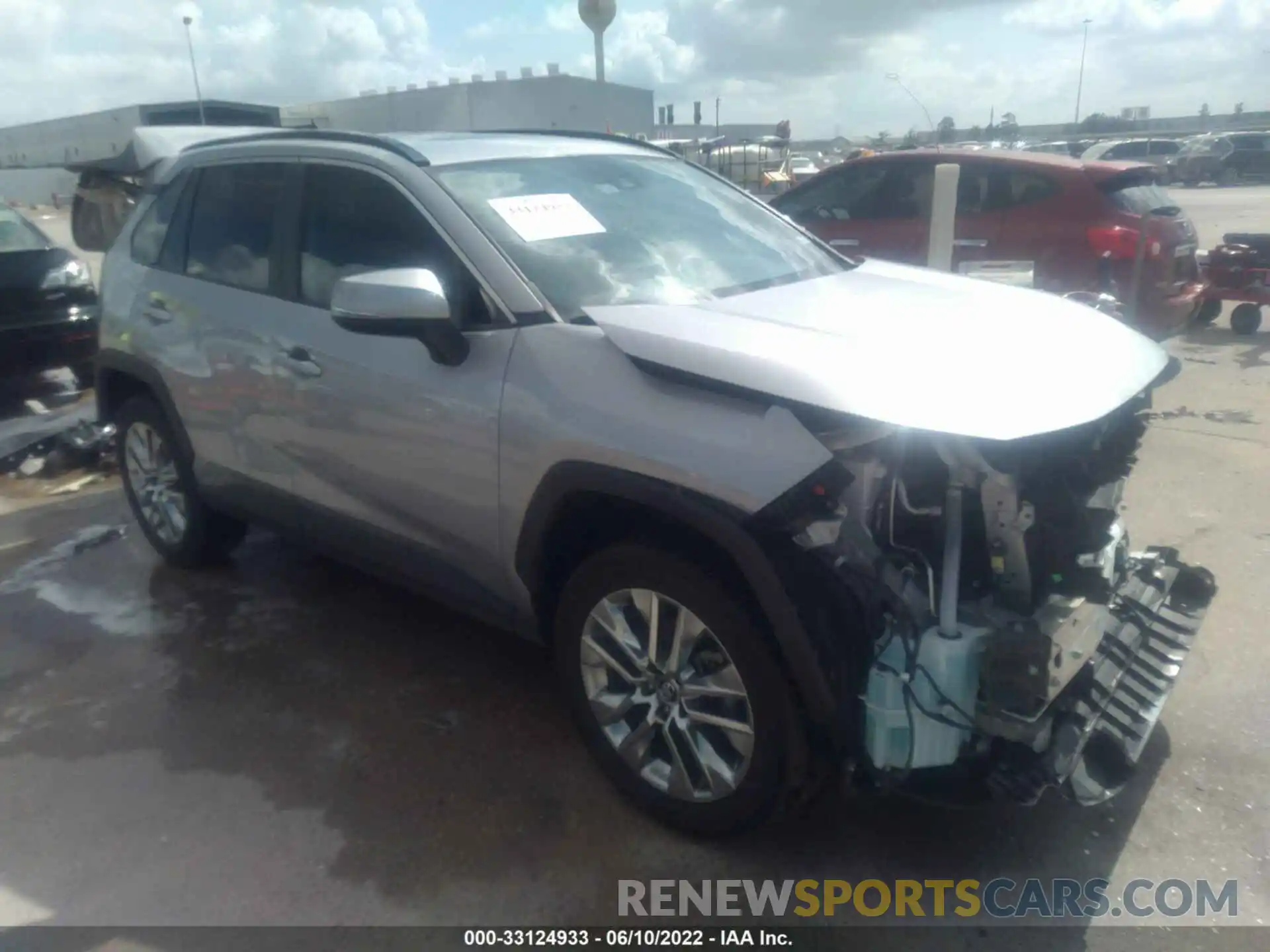 1 Photograph of a damaged car 2T3C1RFV0MC097611 TOYOTA RAV4 2021