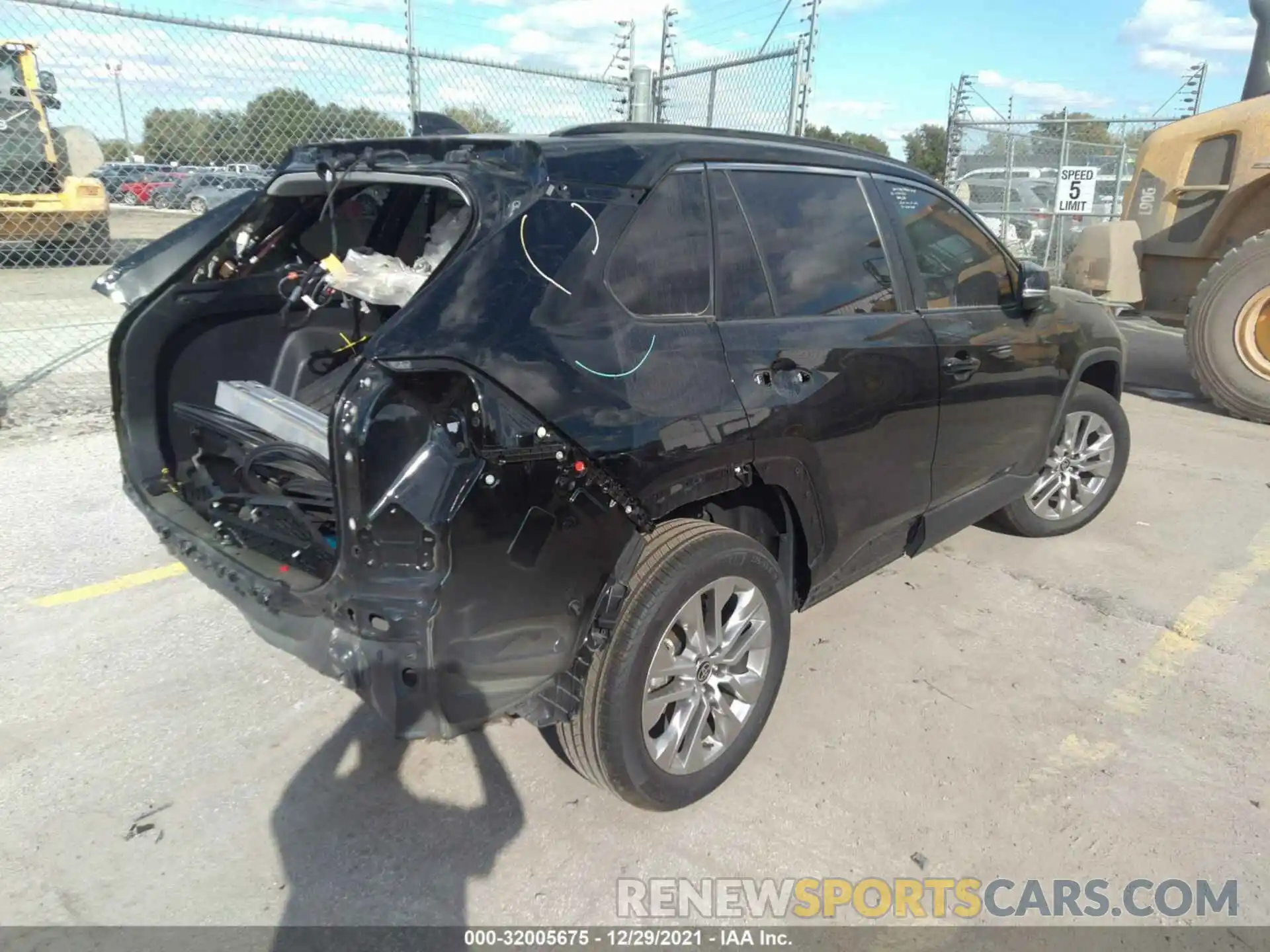 4 Photograph of a damaged car 2T3C1RFV0MC138769 TOYOTA RAV4 2021