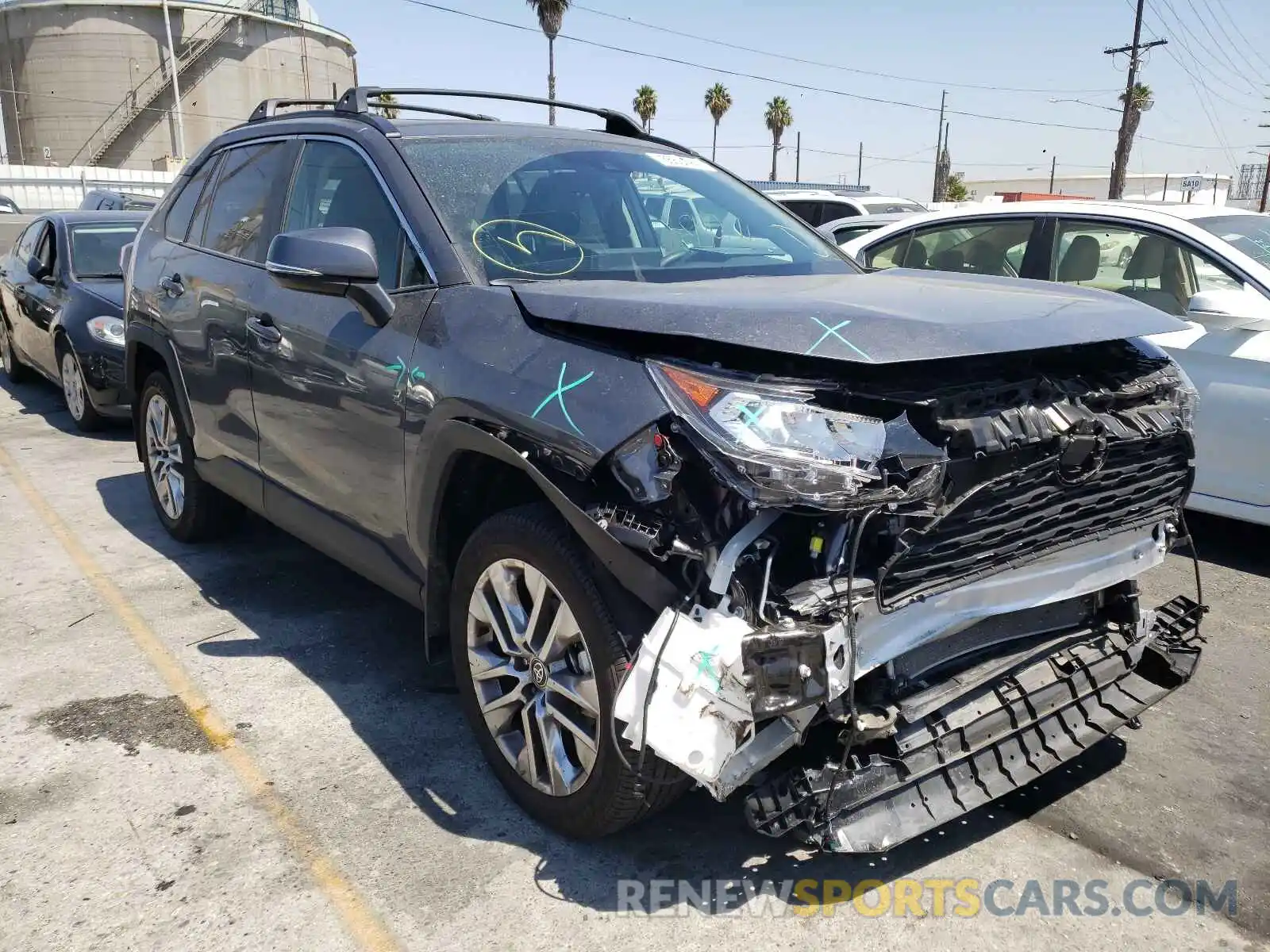 1 Photograph of a damaged car 2T3C1RFV0MC139677 TOYOTA RAV4 2021