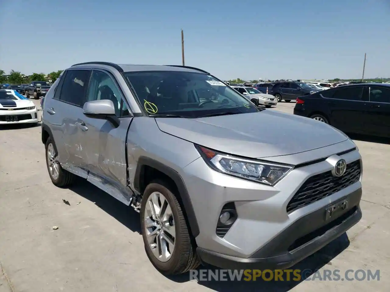 1 Photograph of a damaged car 2T3C1RFV0MC141171 TOYOTA RAV4 2021