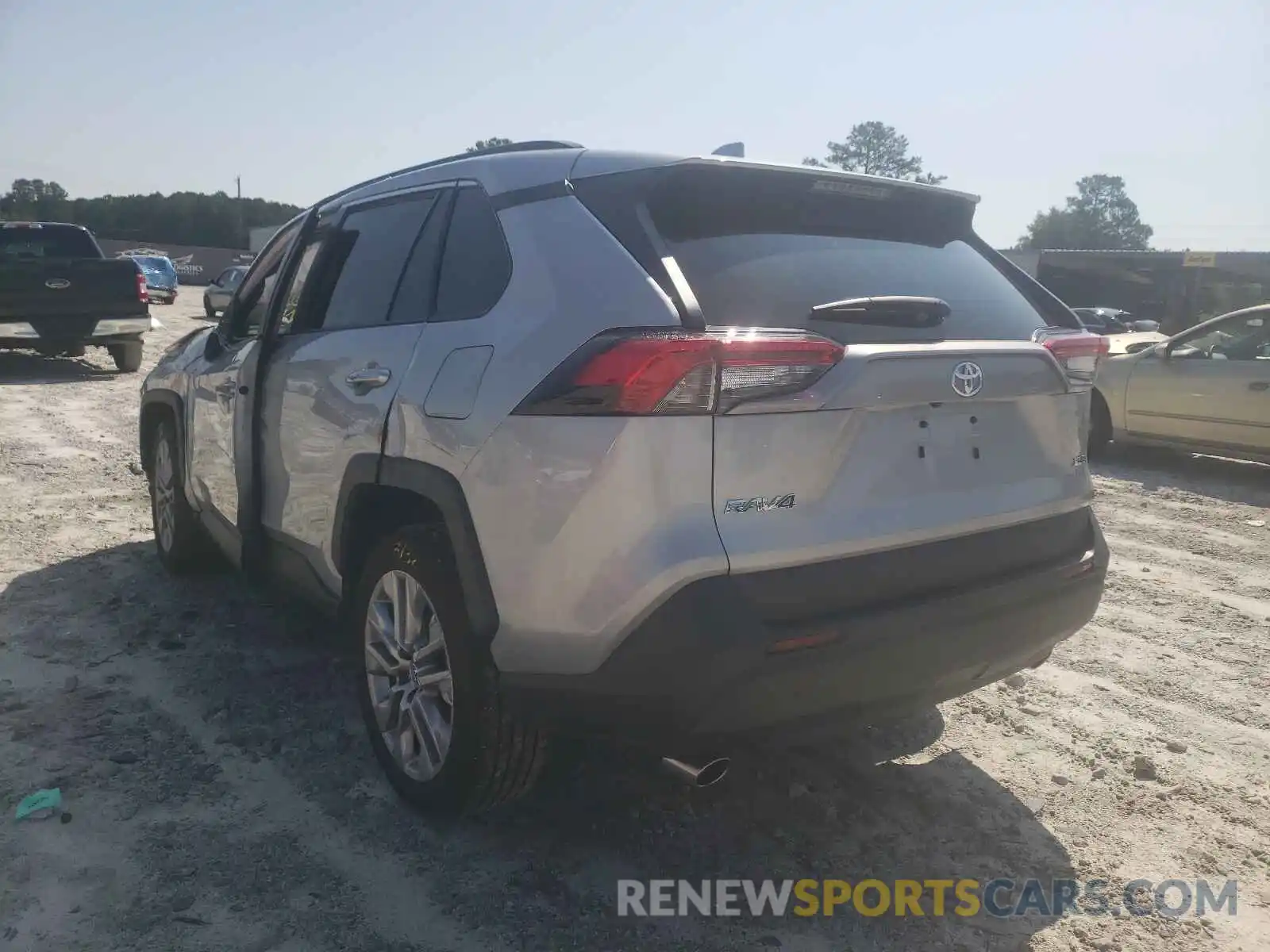 3 Photograph of a damaged car 2T3C1RFV0MW123963 TOYOTA RAV4 2021