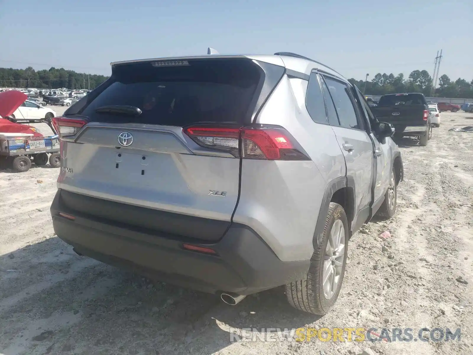 4 Photograph of a damaged car 2T3C1RFV0MW123963 TOYOTA RAV4 2021