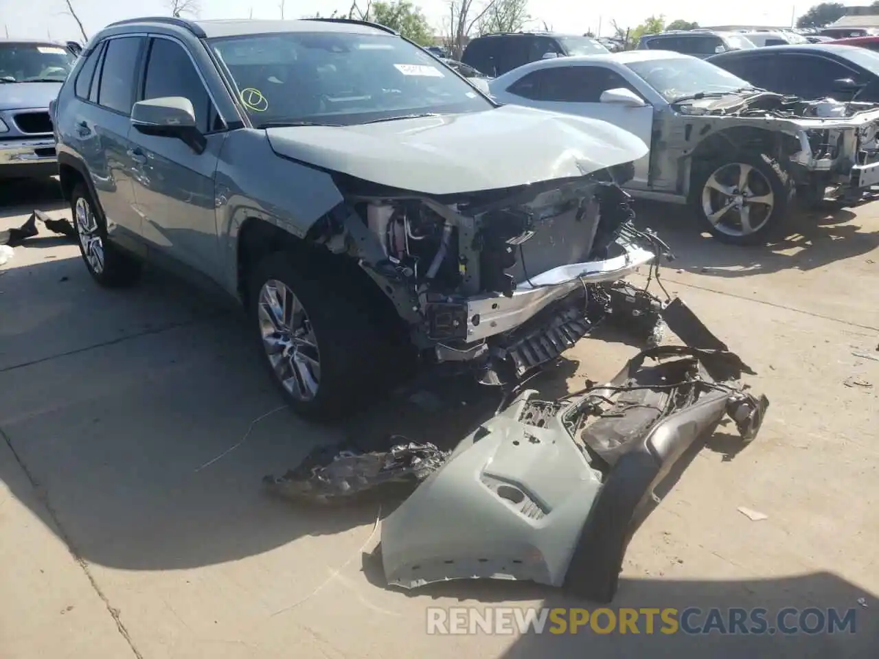 1 Photograph of a damaged car 2T3C1RFV0MW166568 TOYOTA RAV4 2021