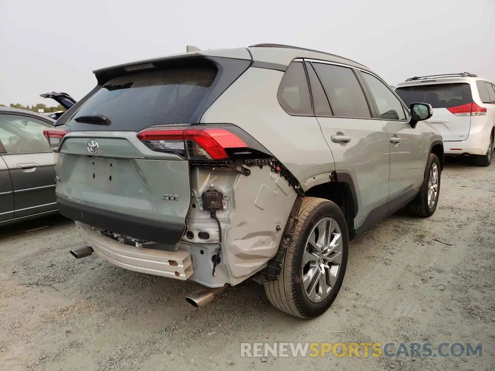 4 Photograph of a damaged car 2T3C1RFV1MC091865 TOYOTA RAV4 2021