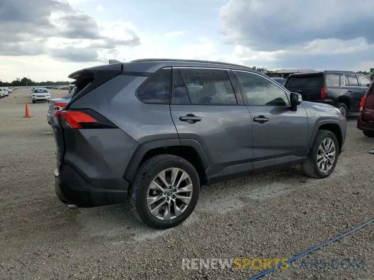 3 Photograph of a damaged car 2T3C1RFV1MC095978 TOYOTA RAV4 2021