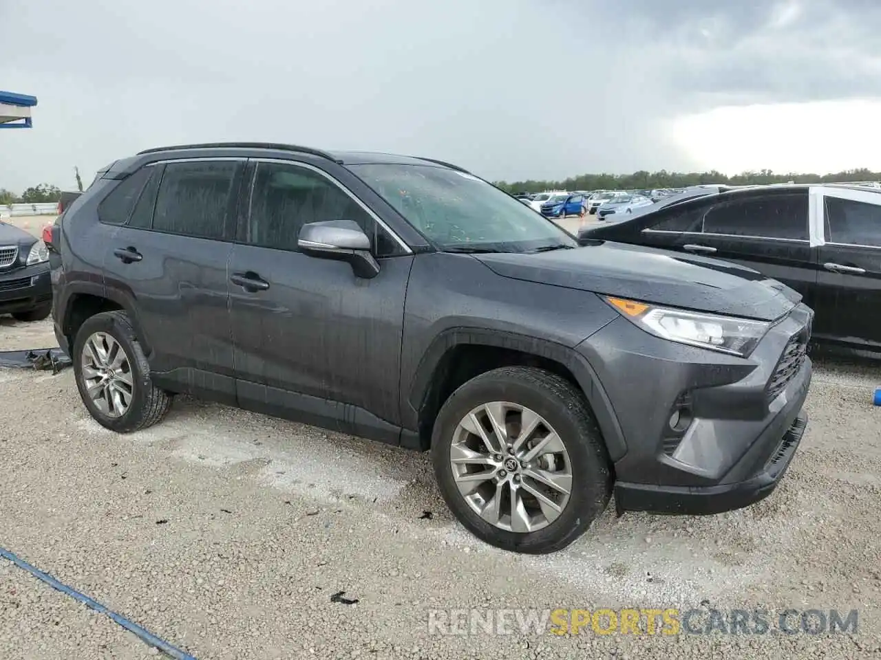 4 Photograph of a damaged car 2T3C1RFV1MC095978 TOYOTA RAV4 2021