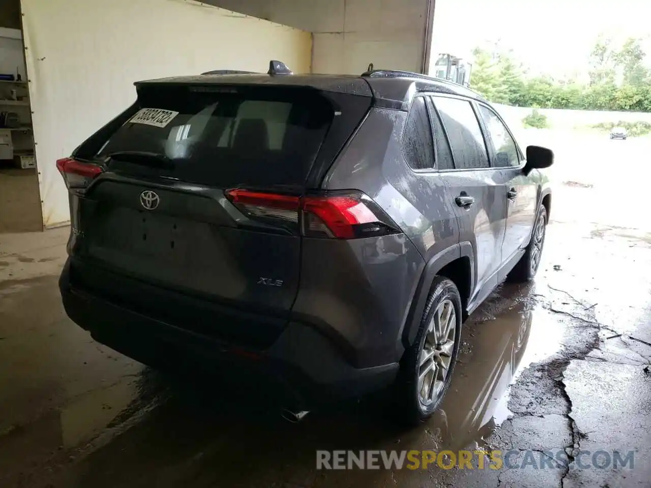 4 Photograph of a damaged car 2T3C1RFV1MC099884 TOYOTA RAV4 2021