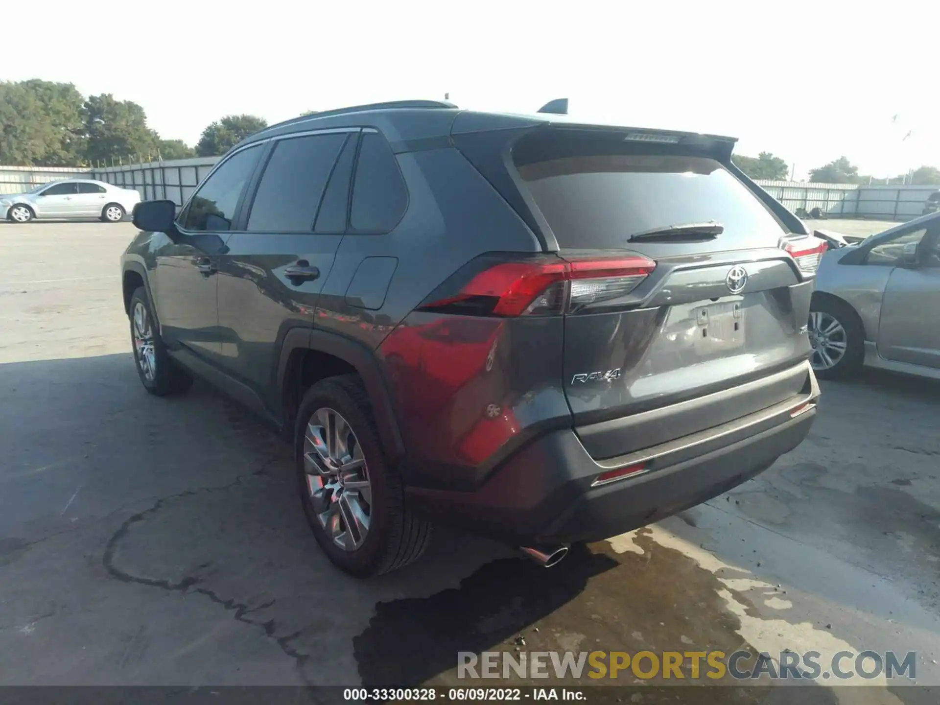 3 Photograph of a damaged car 2T3C1RFV1MC102007 TOYOTA RAV4 2021